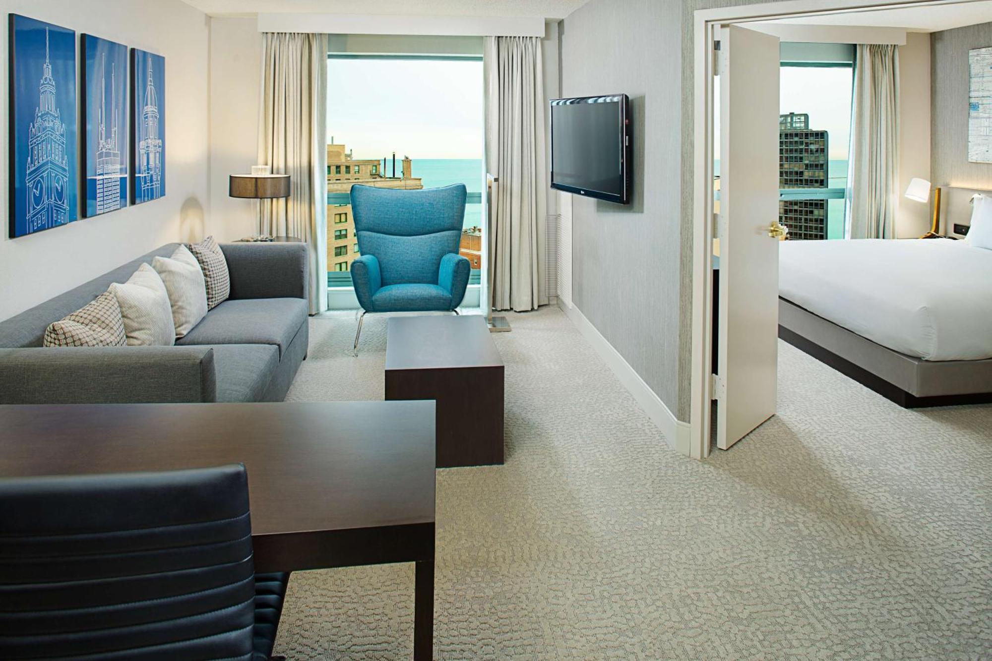 One-Bedroom King Suite with Lake View,1547795317:JPEG