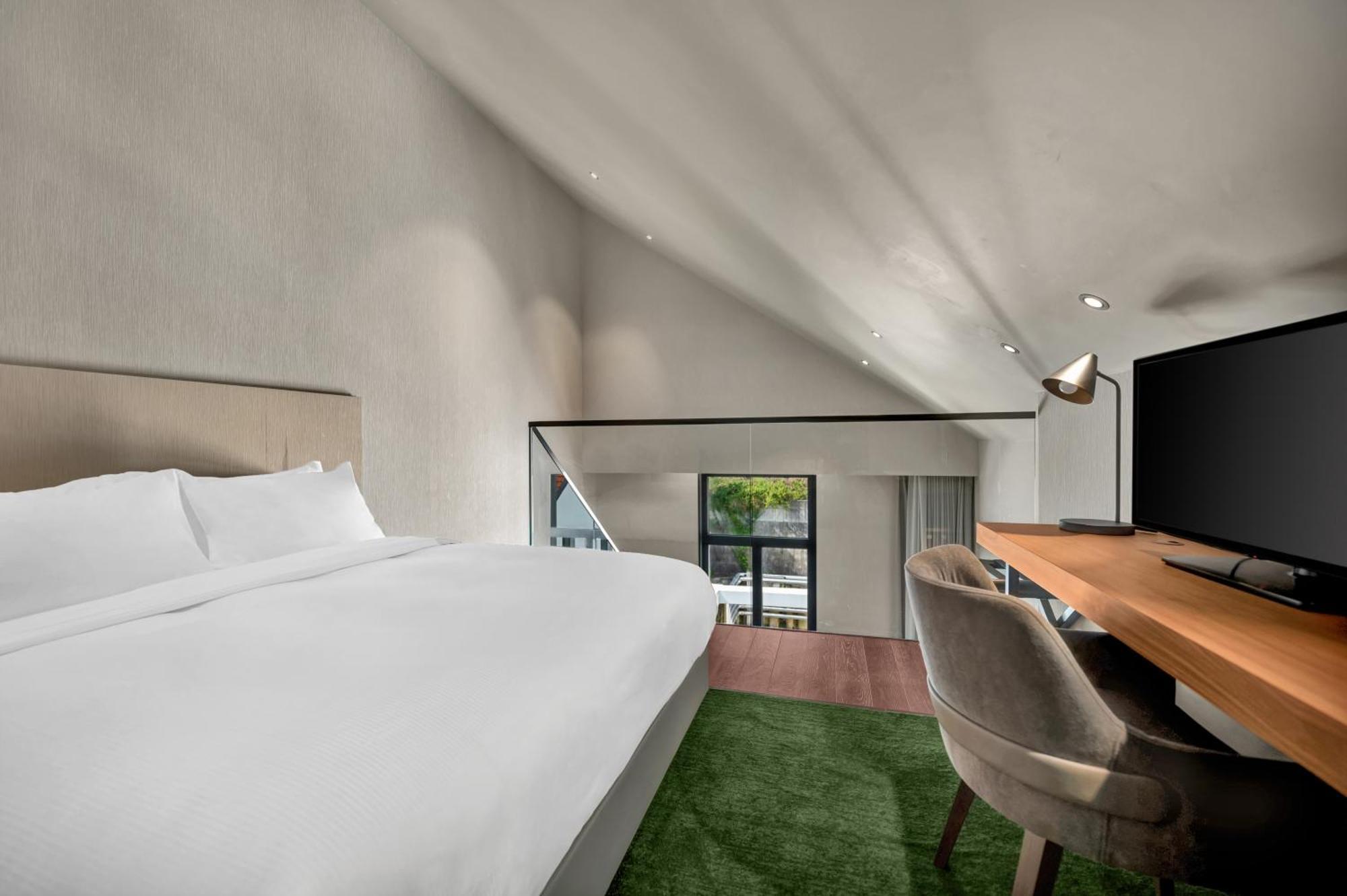 Duplex King Suite,1588504281:JPEG