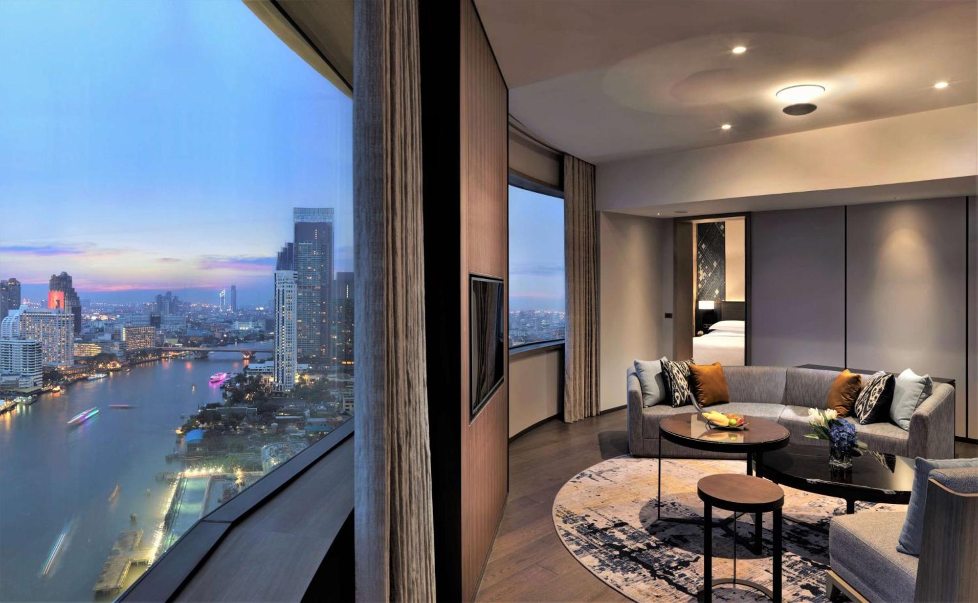Panoramic Executive Suite Lounge Access,1588059972:JPEG