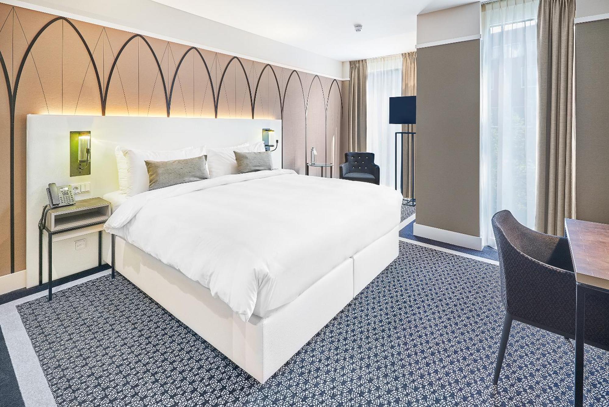 Superior, Guest room, 1 King,1580221392:JPEG