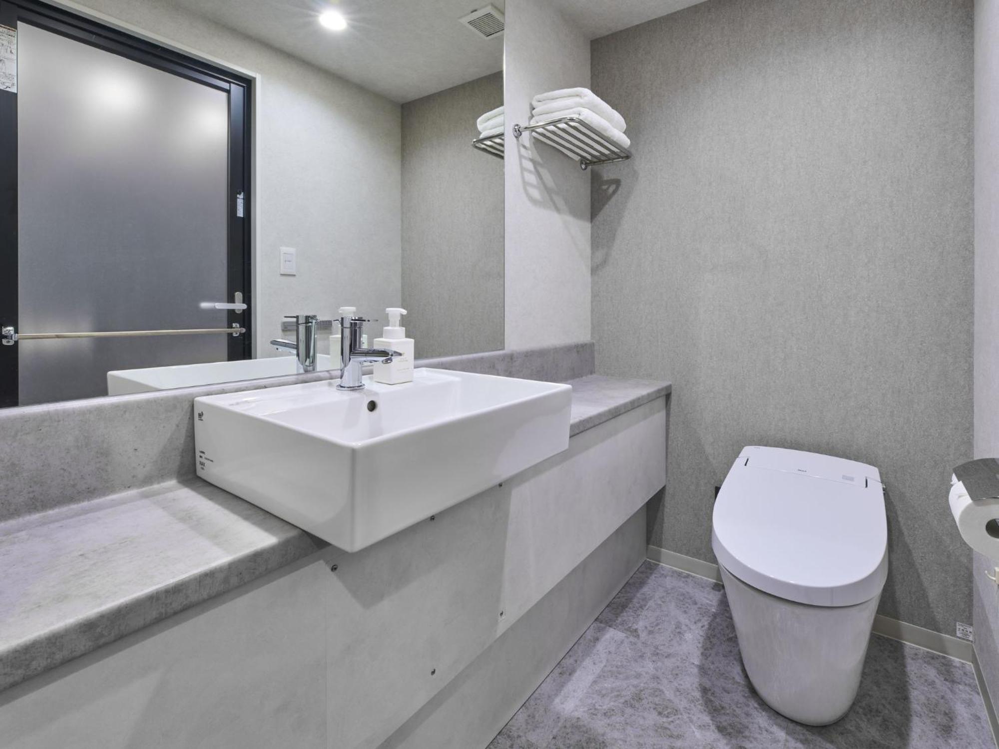 Deluxe Twin Room 30sqm Separate bath toilet Sofa Bed Non-Smoking