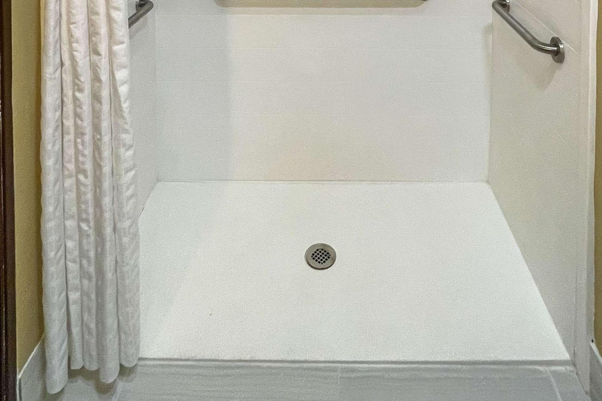 Queen Suite Two Queen Beds Accessible or Non-Smoking,1548358468:JPEG