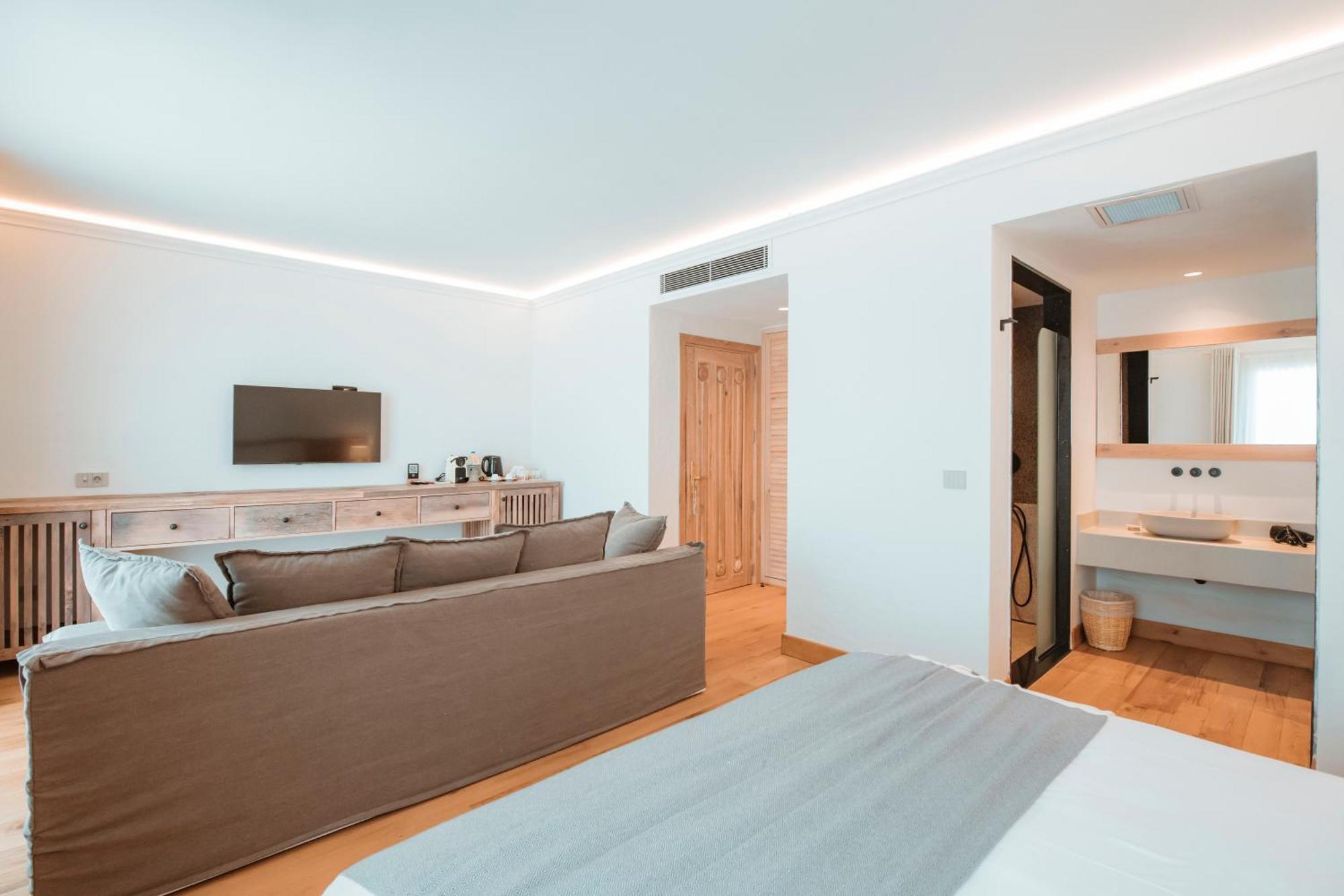 Mandarin House Annex | Superior Room