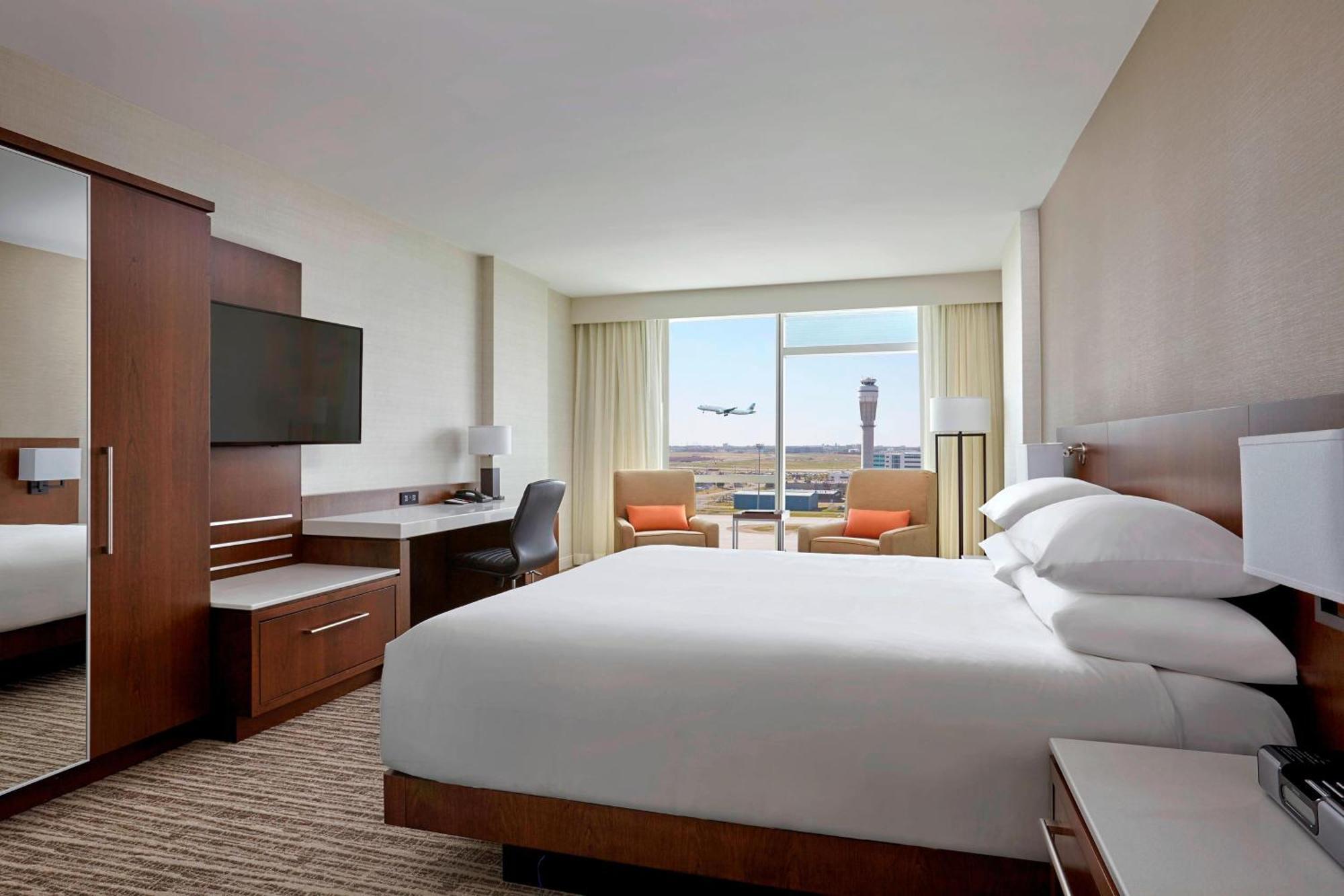 King or Queen Room Airport View Concierge Level