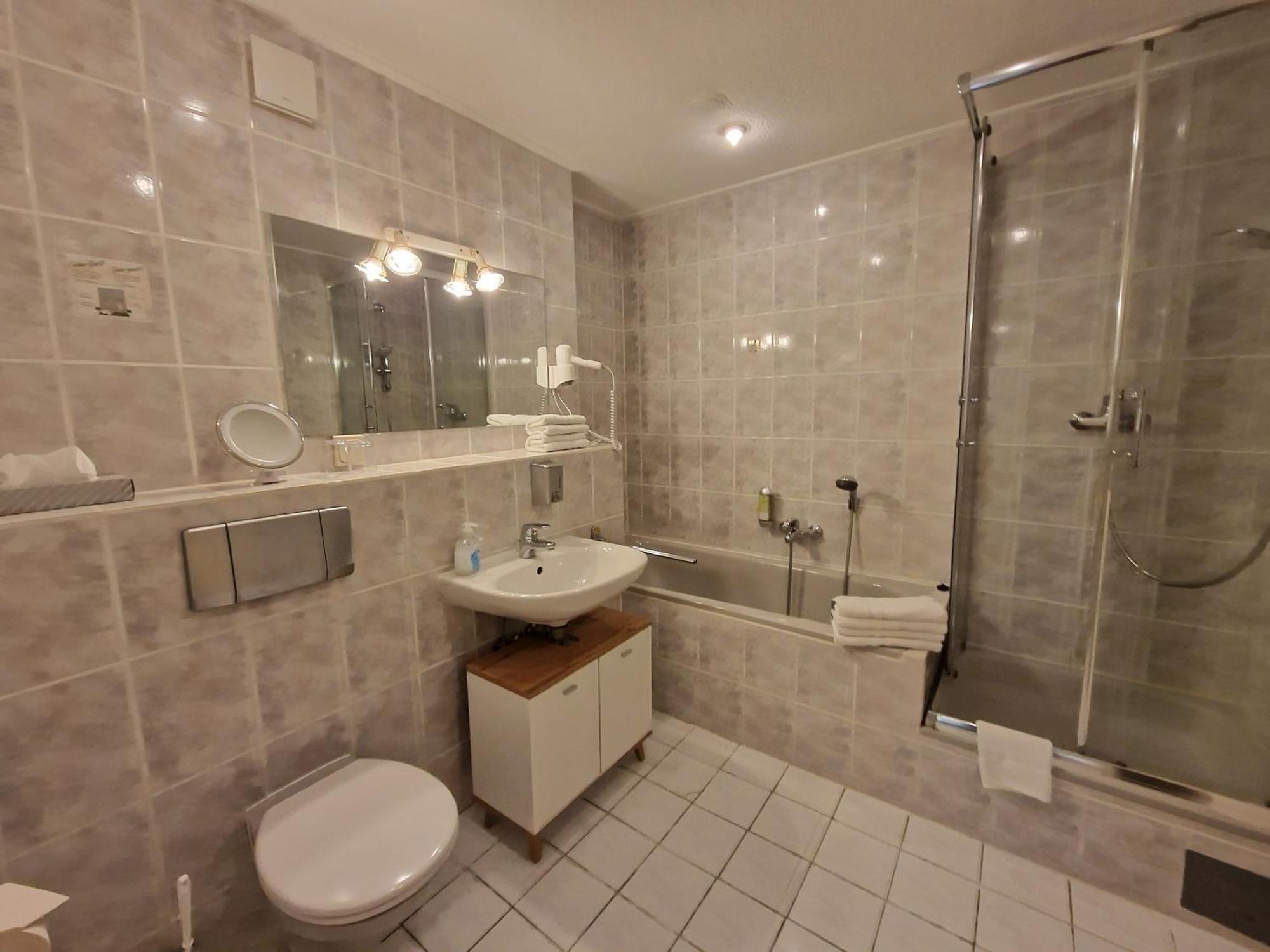 Double Room,1548449233:JPEG