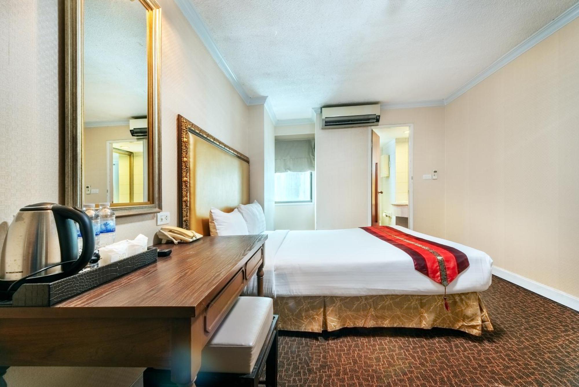 Deluxe Double or Twin Room
