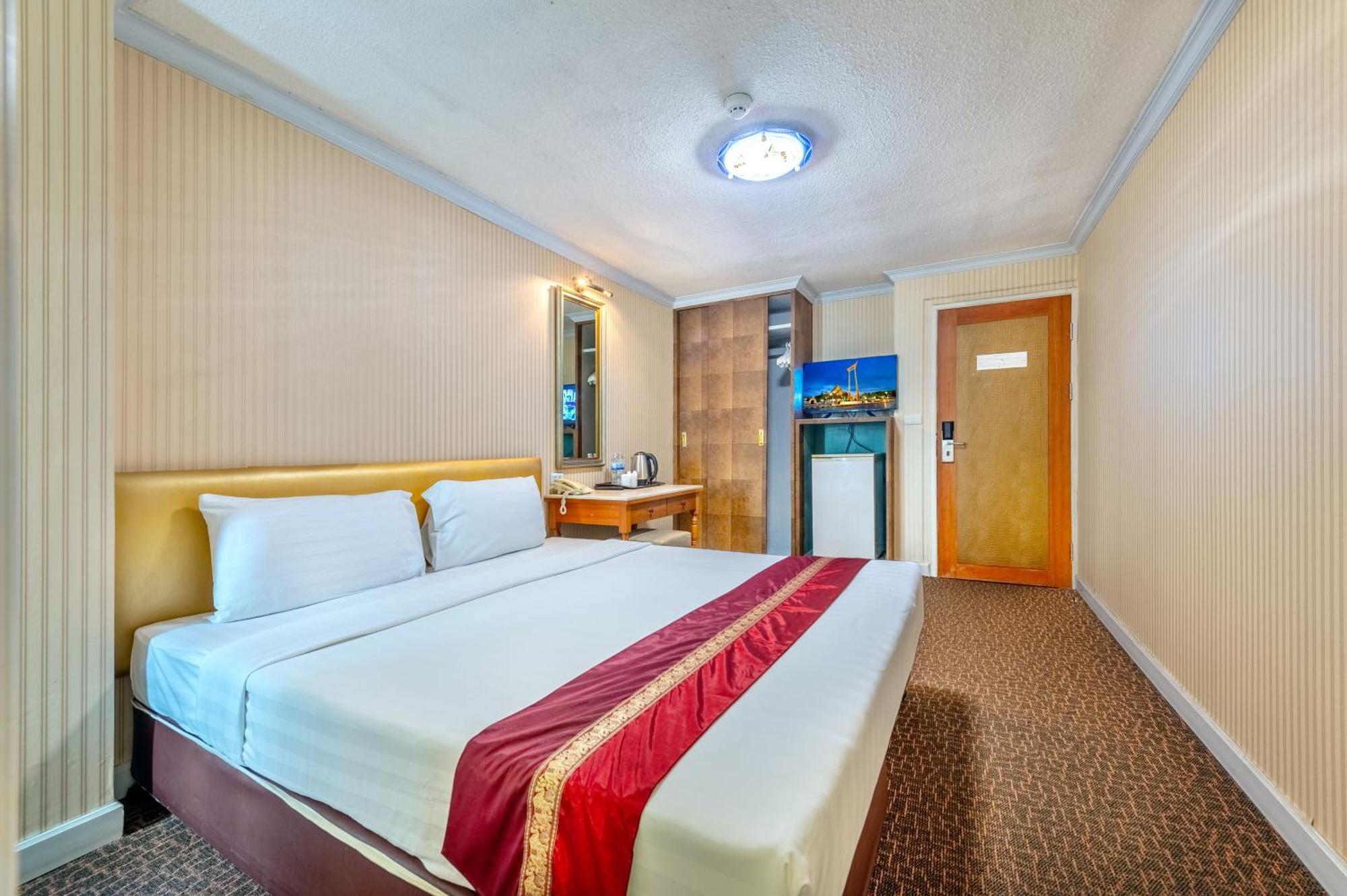 Deluxe Double or Twin Room