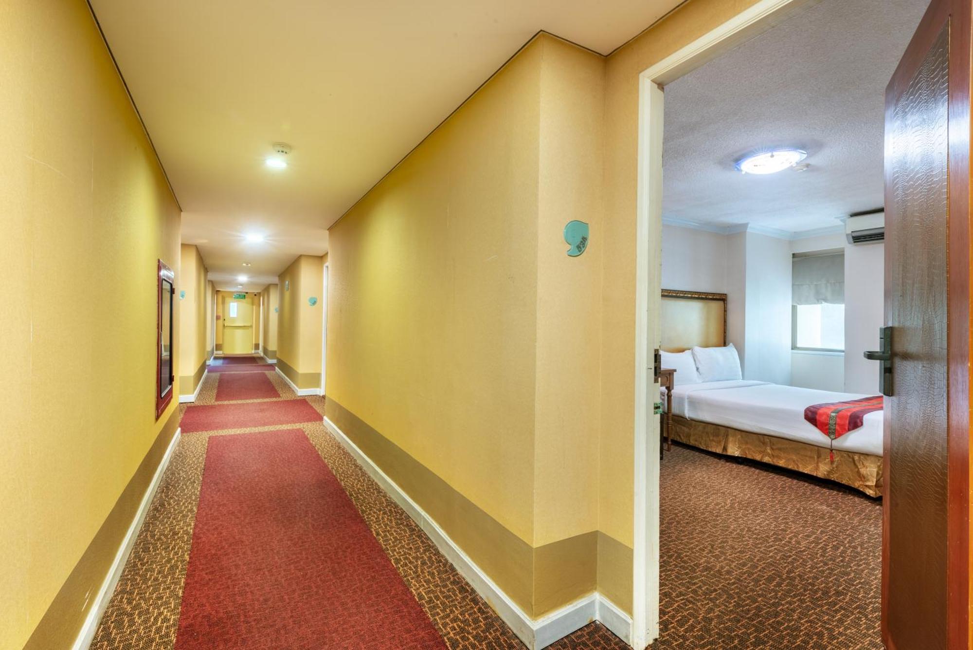 Deluxe Double or Twin Room