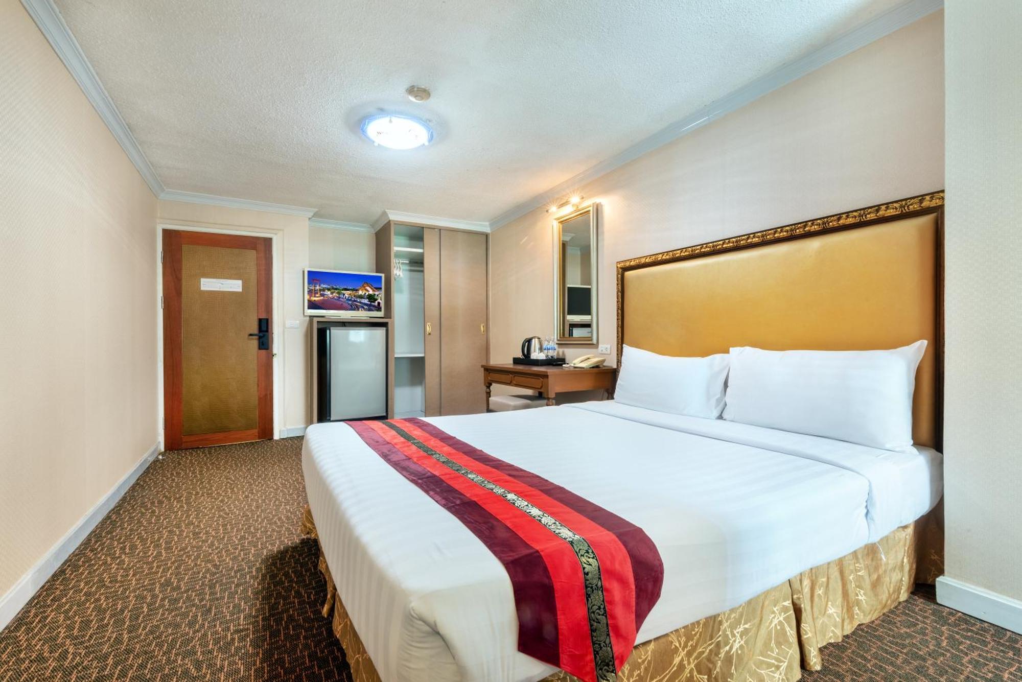 Deluxe Double or Twin Room