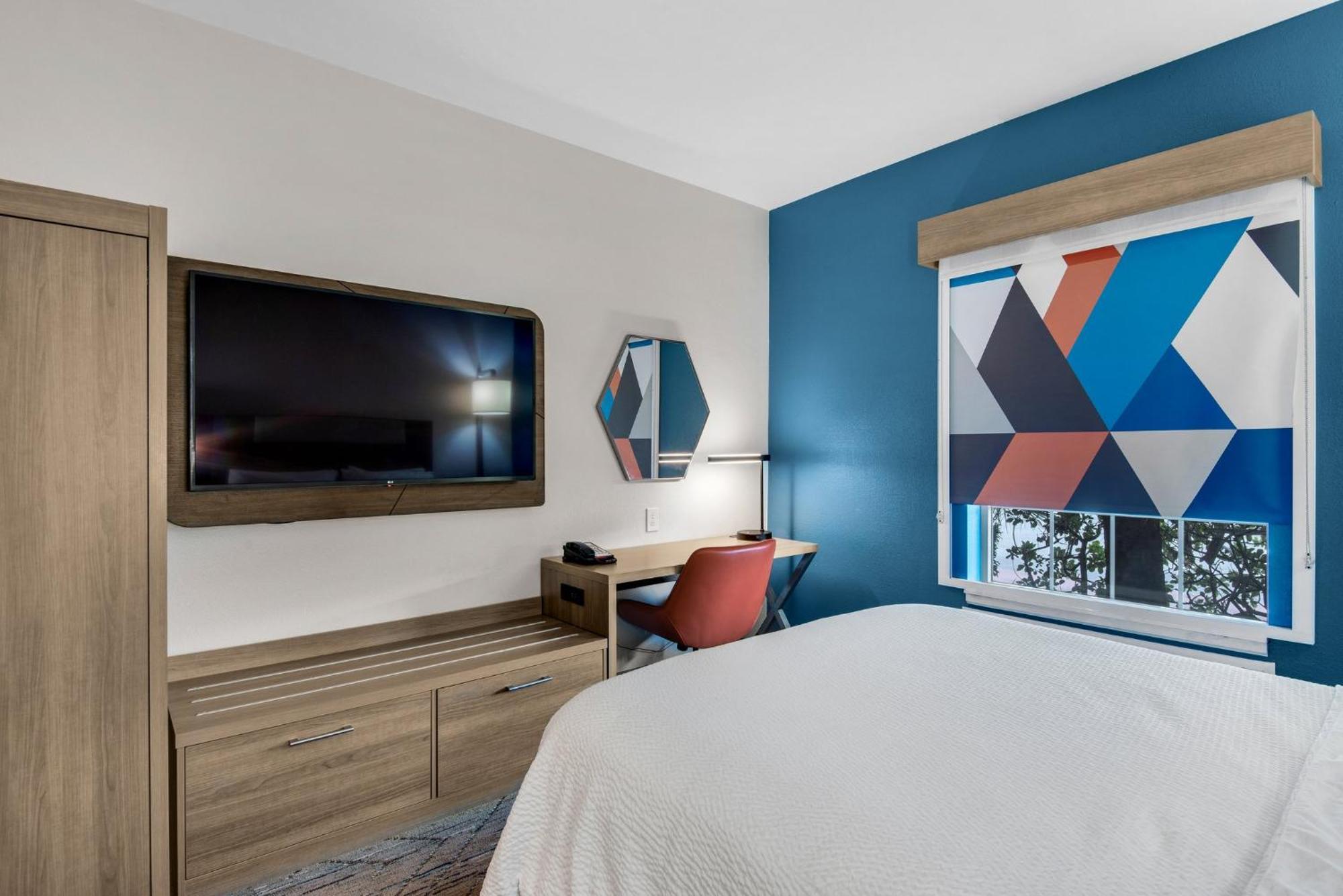Standard Queen Room Two Queen Beds