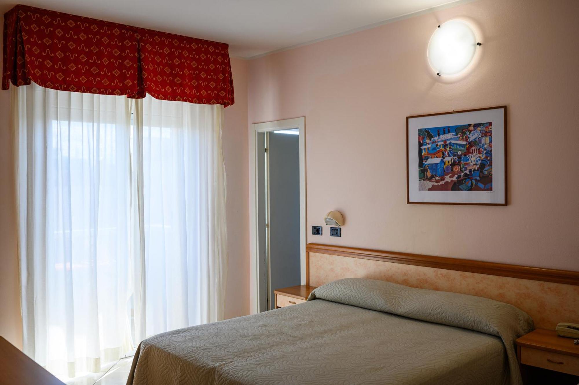 Double or Twin Room,1548614149:JPEG