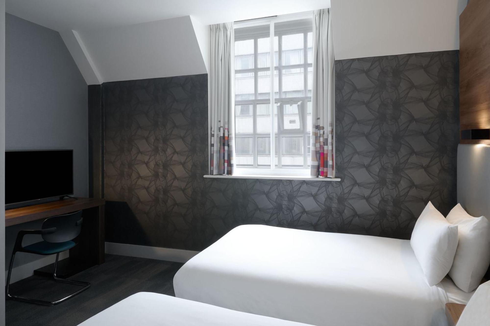 Aloft Twin Room Guest room 2 Twin or Single Beds,1548643351:JPEG