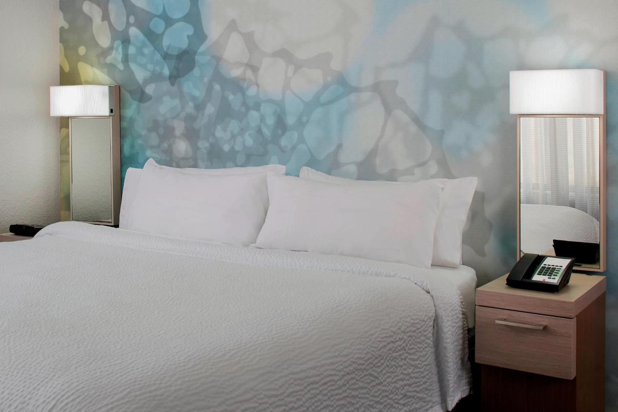 Newly Renovated 1 Bedroom Larger Suite 1 King Sofa bed,1632219918:JPEG