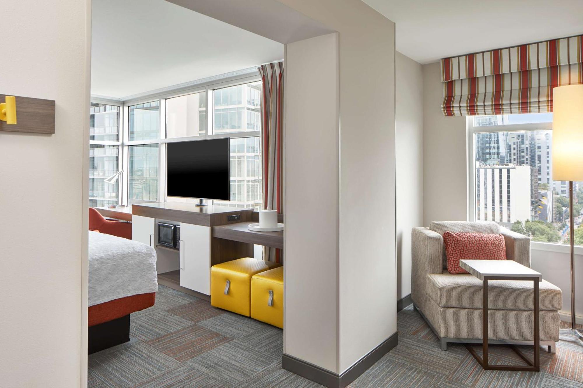 King Corner Room
