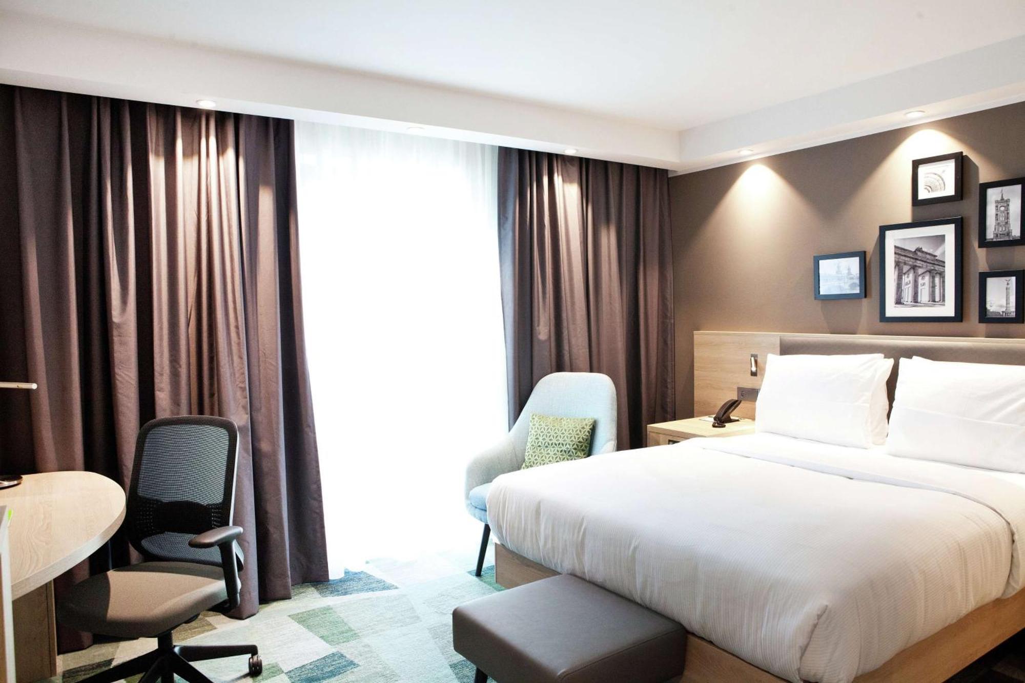 Queen Room,1548817729:JPEG