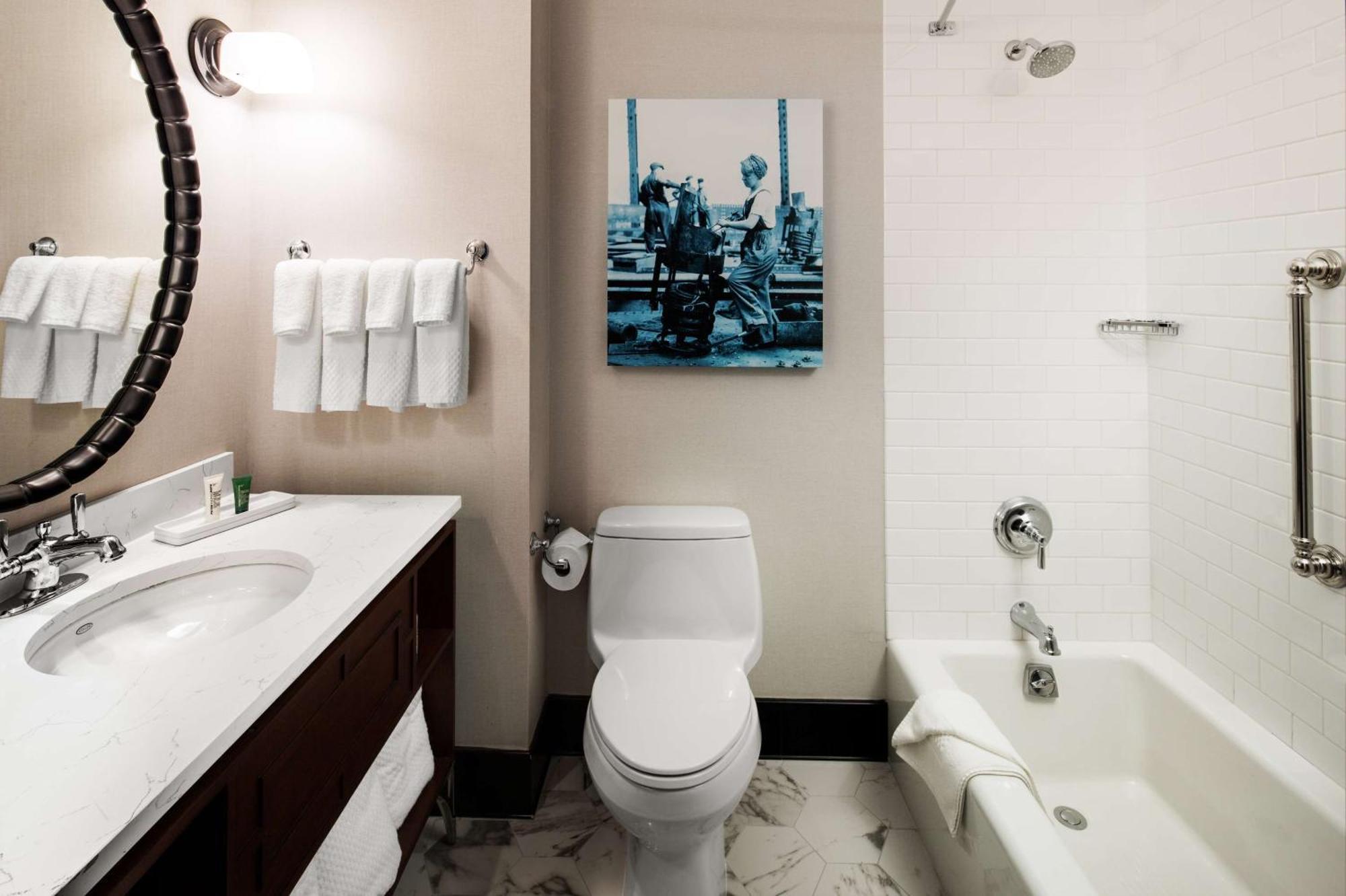 King Room,1658790320:JPEG