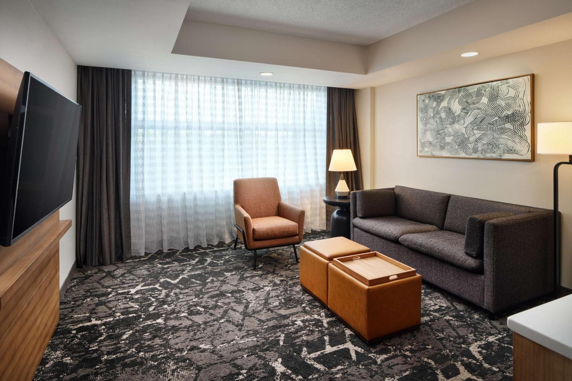 Two-Room King Suite,1548838900:JPEG