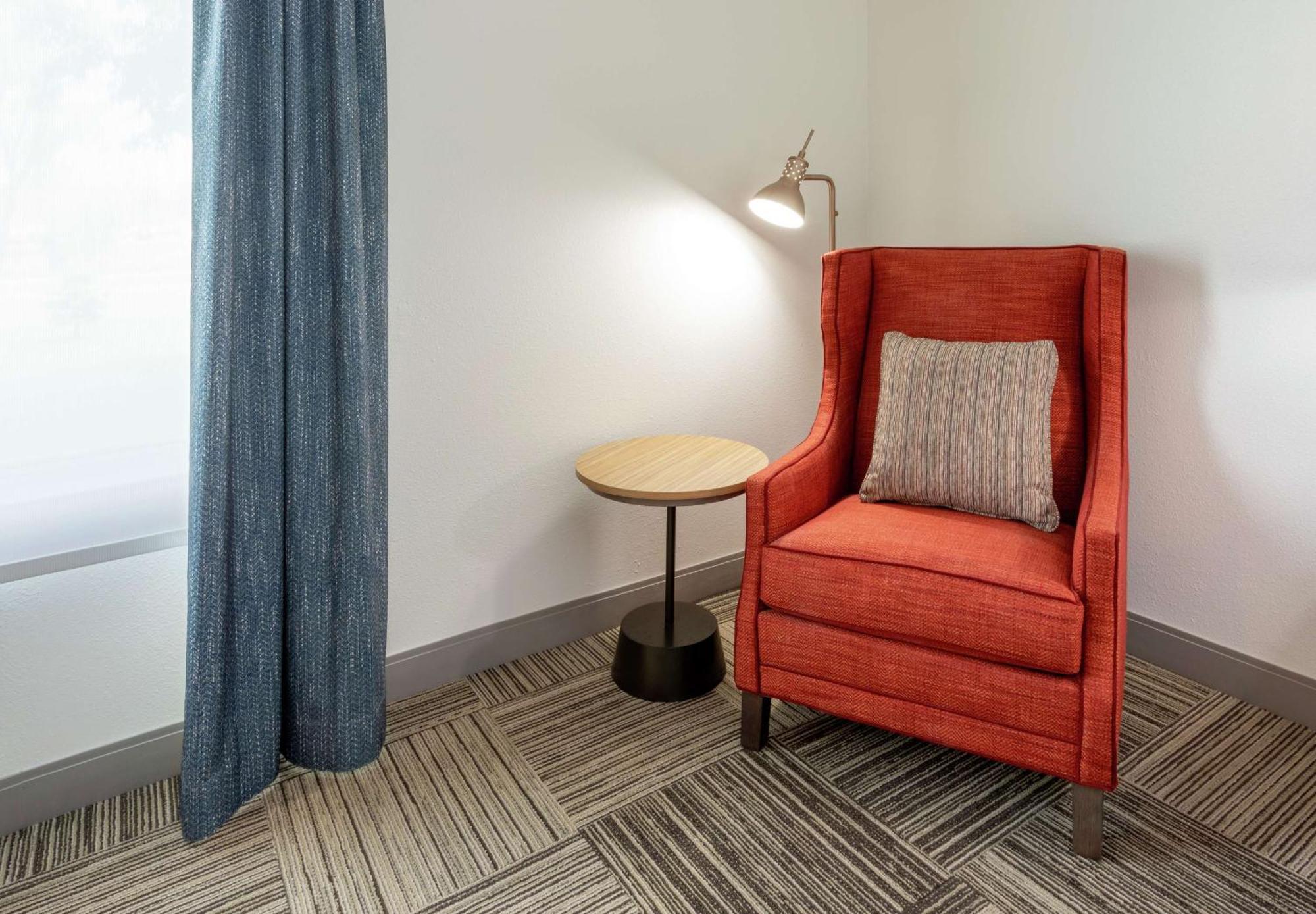 One-Bedroom King Suite