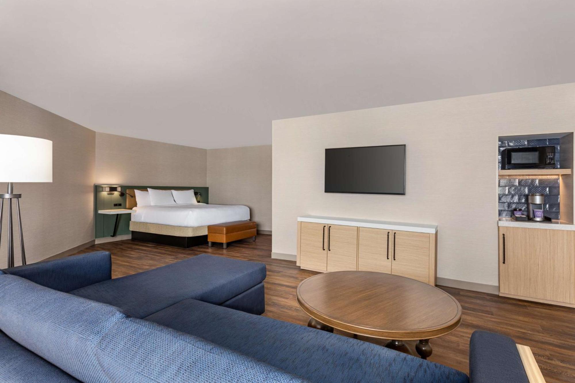 Junior King Suite with Balcony