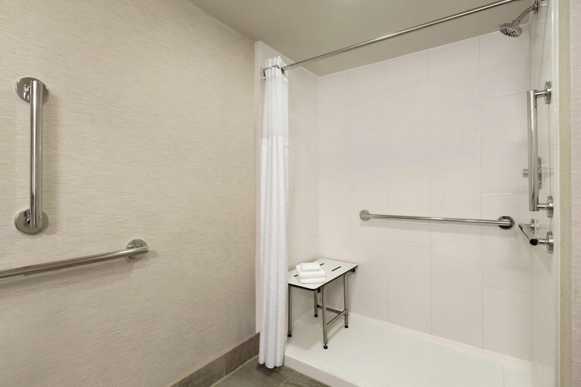 King Room Roll Shower Mobility Access