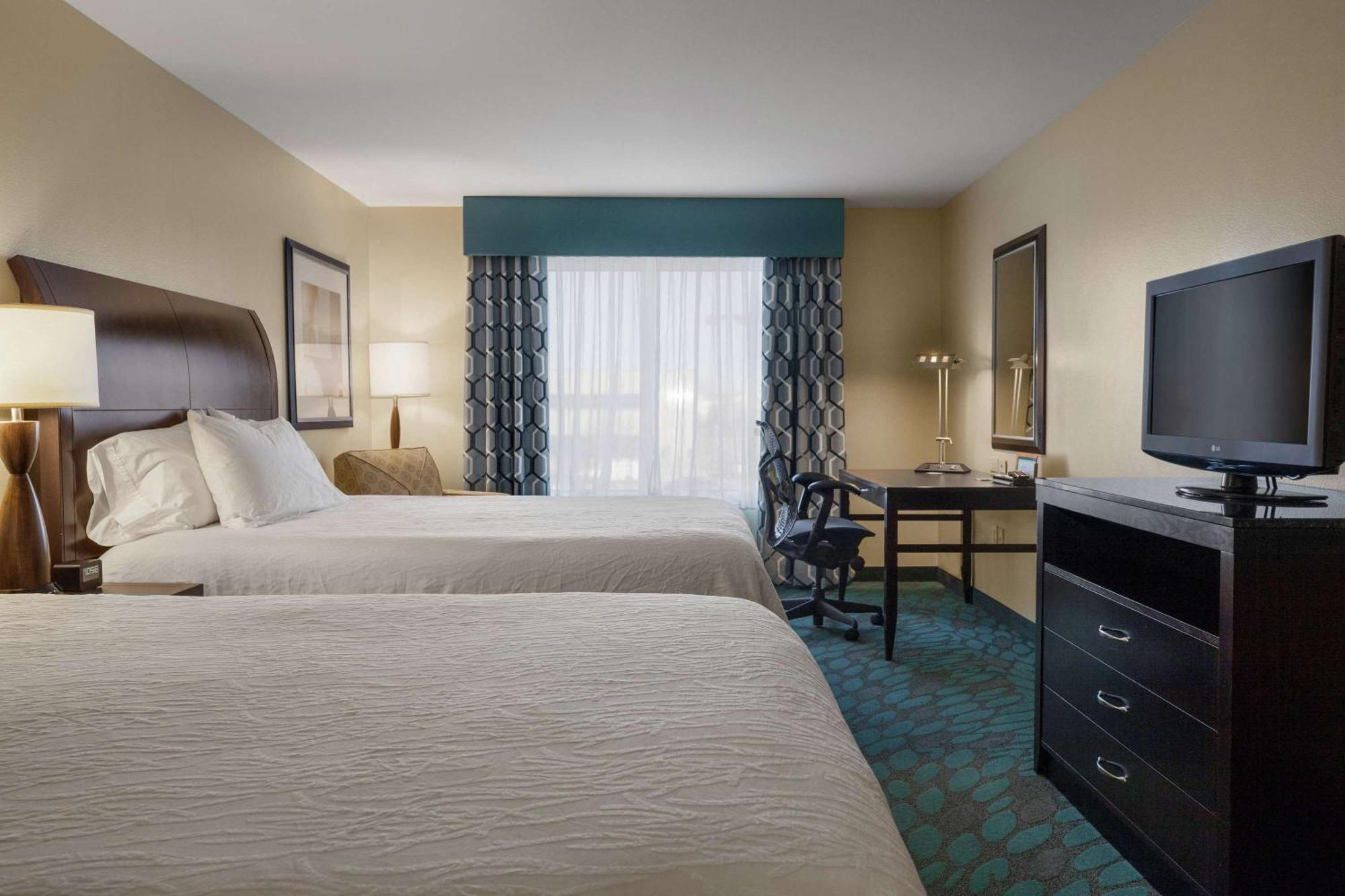 Queen Room Two Queen Beds Hearing Access