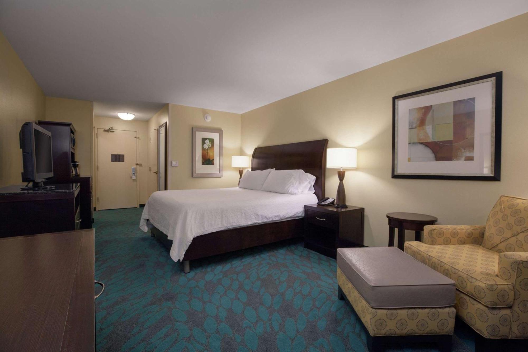 King Room Hearing Access or Non-Smoking