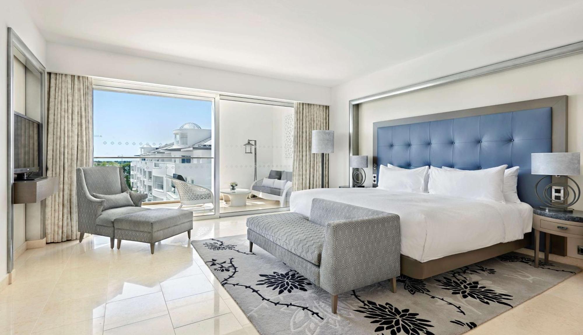 Grand Deluxe King Suite with Pool View,1548856987:JPEG