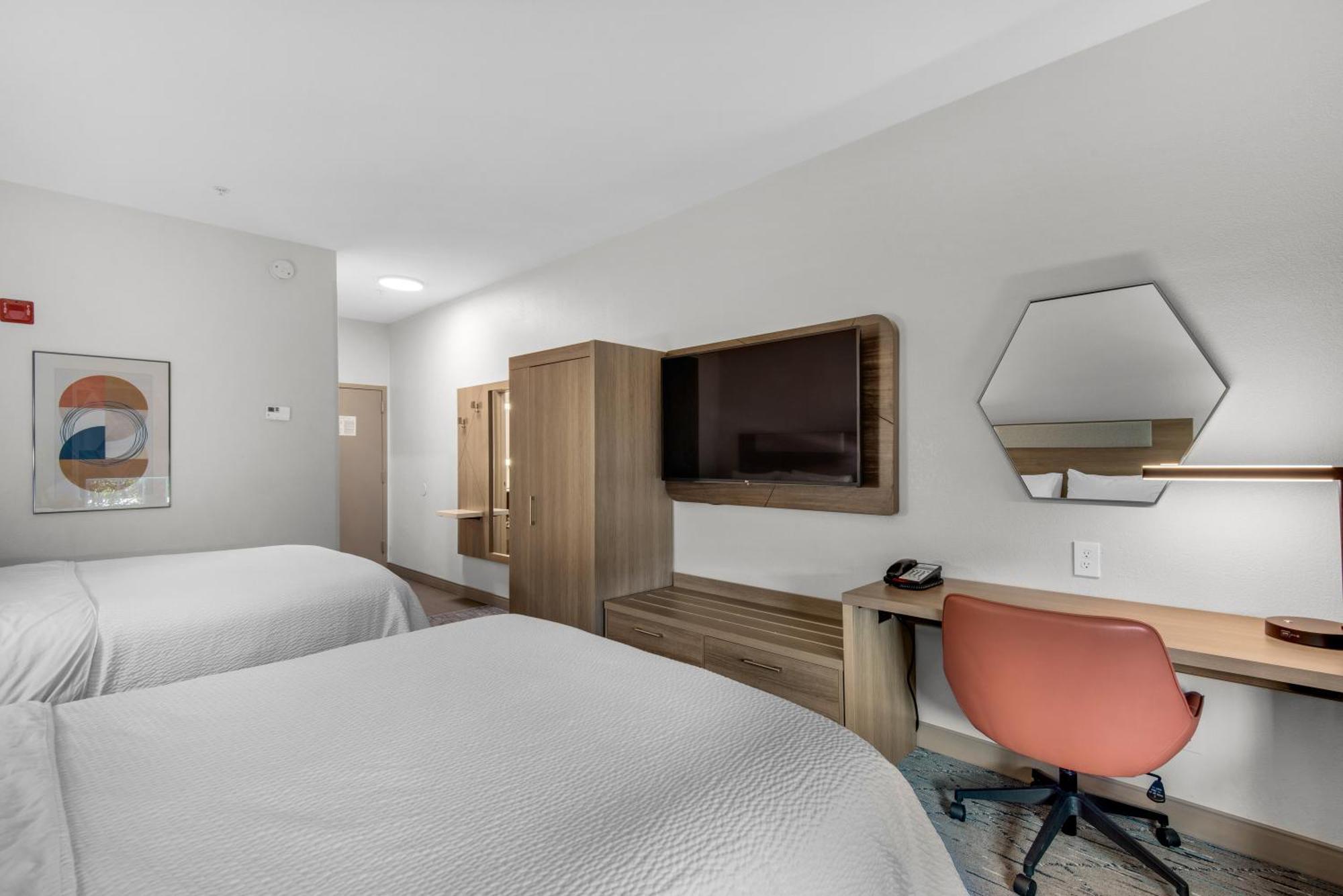 Standard Queen Room Two Queen Beds
