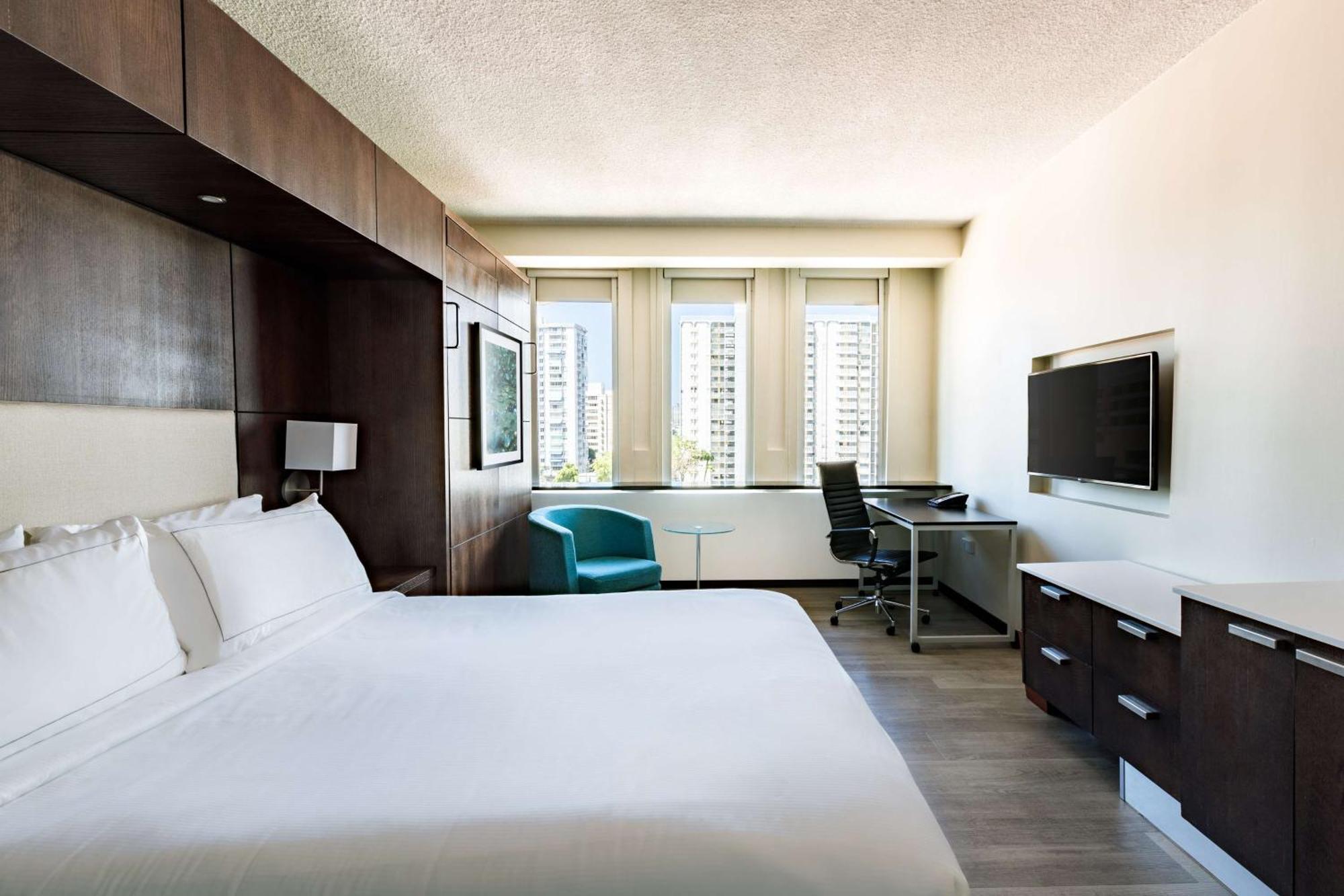 Queen Room Extra Double Bed
