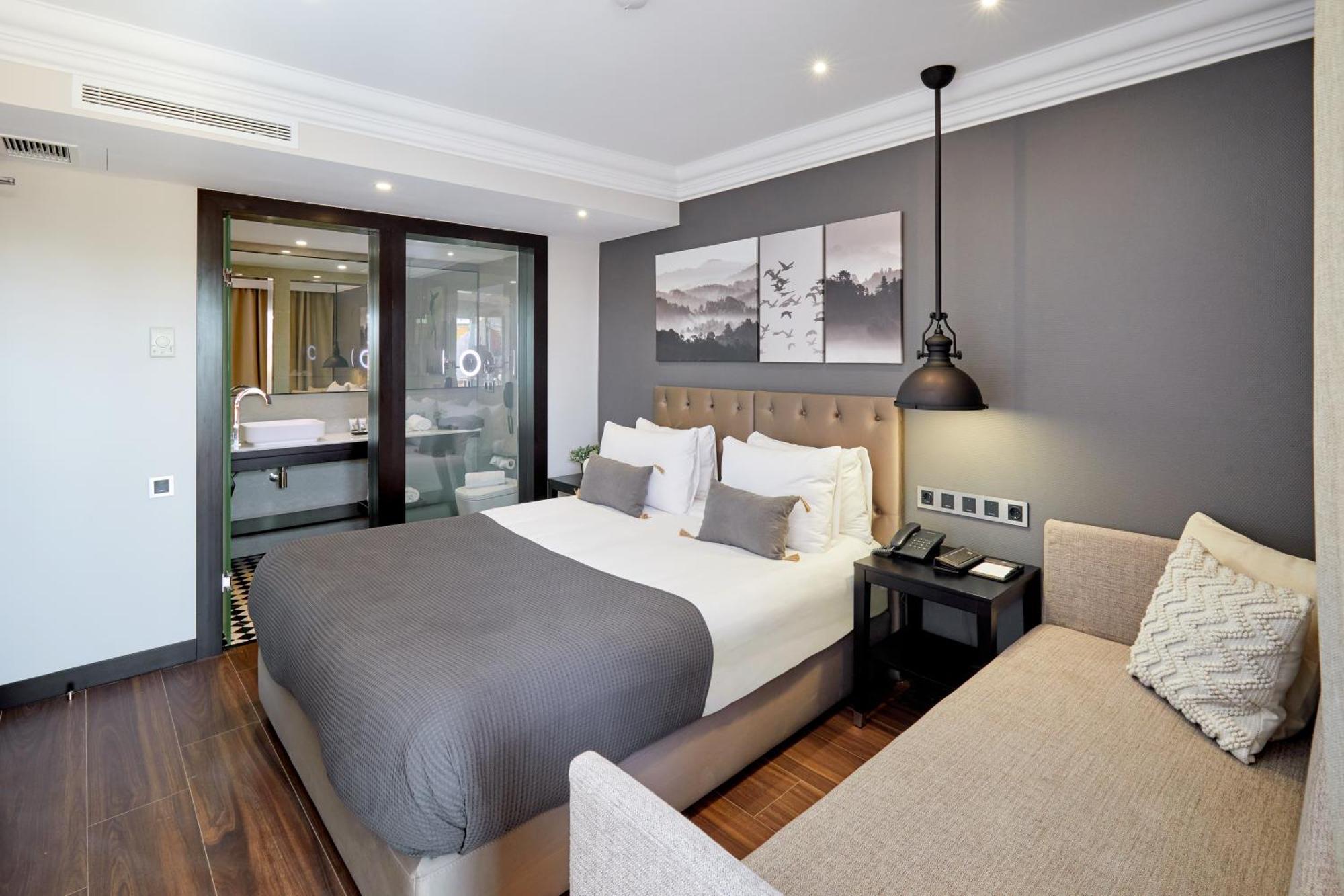 Superior Double Room with Terrace,1586307854:JPEG