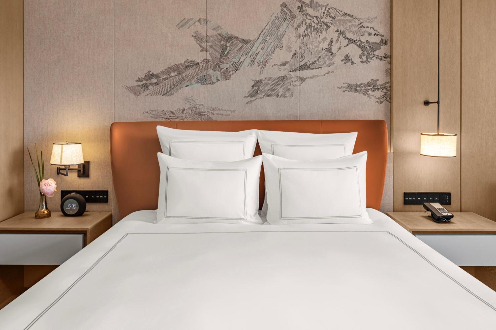 Swiss Select King Room,1549206919:JPEG