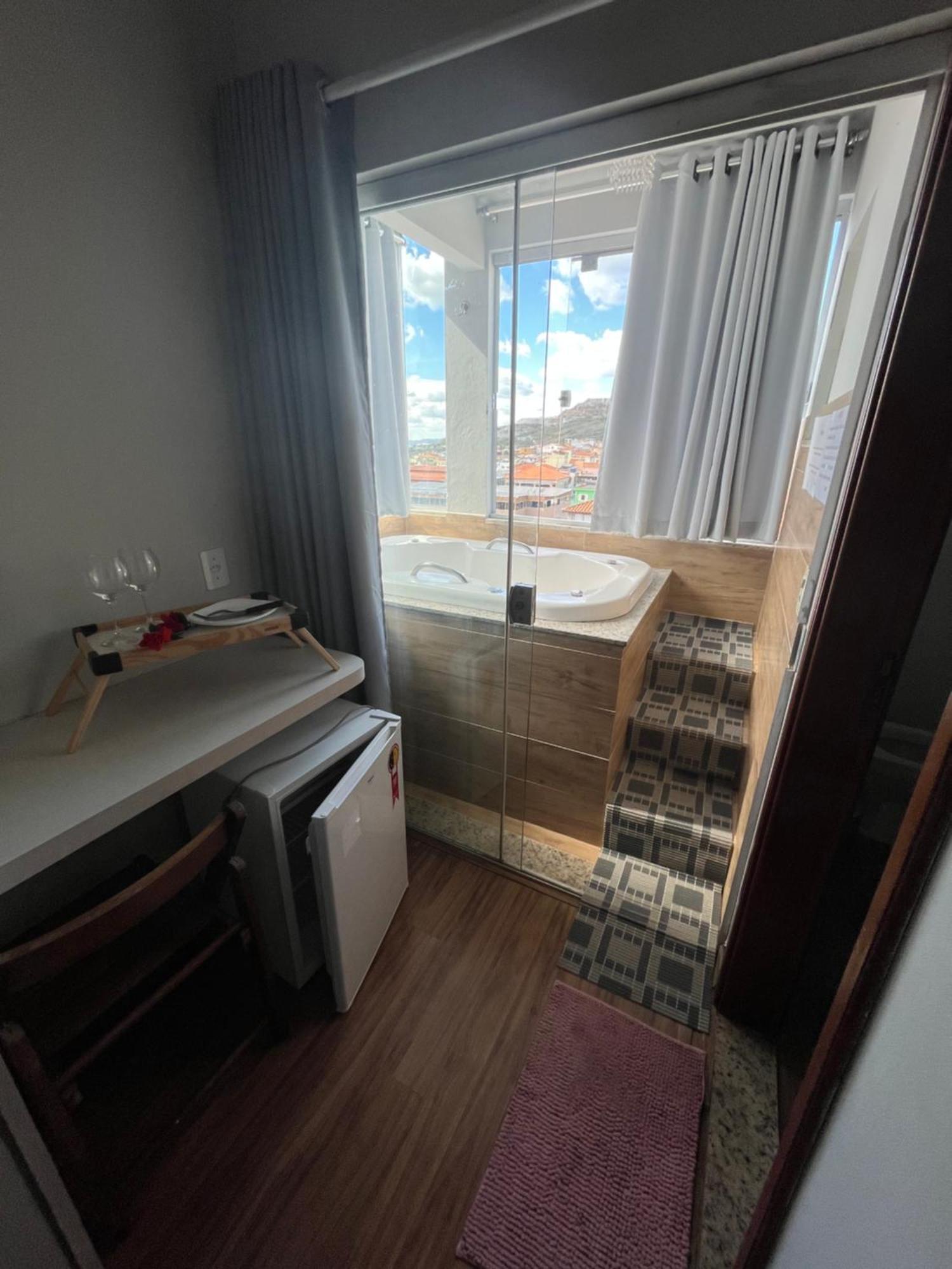 King Suite Spa Bath