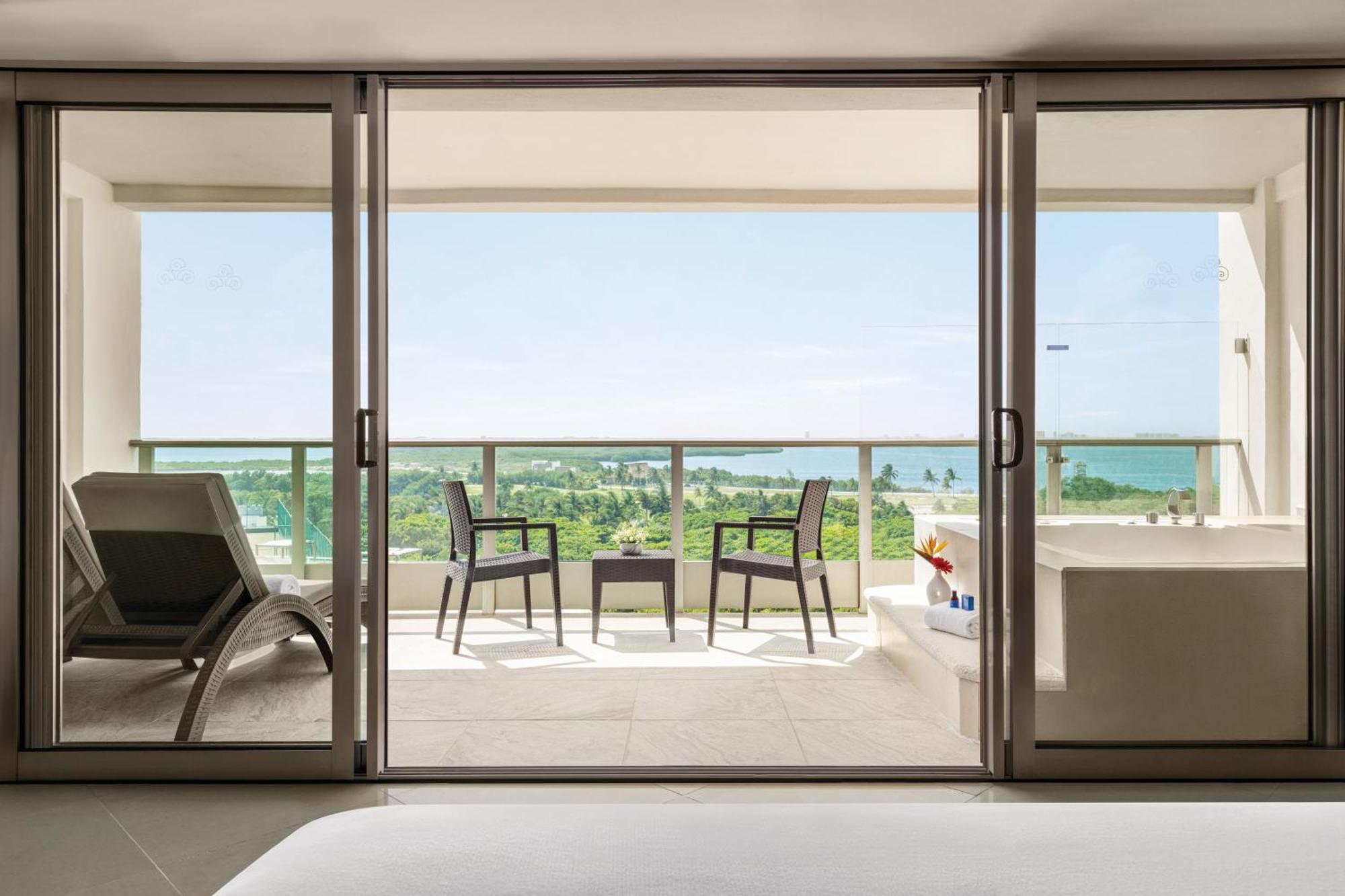 Sunset Suite One King Bed