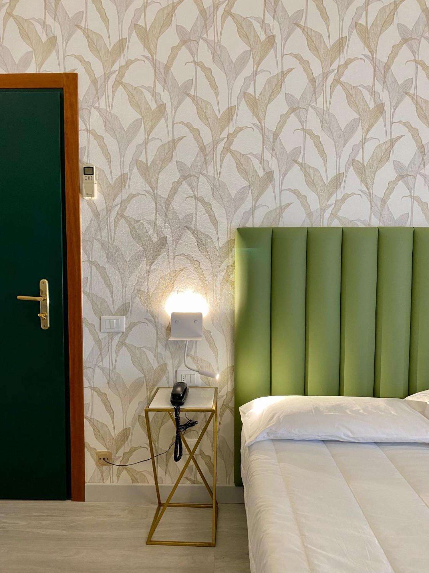 Triple Room,1549401889:JPEG