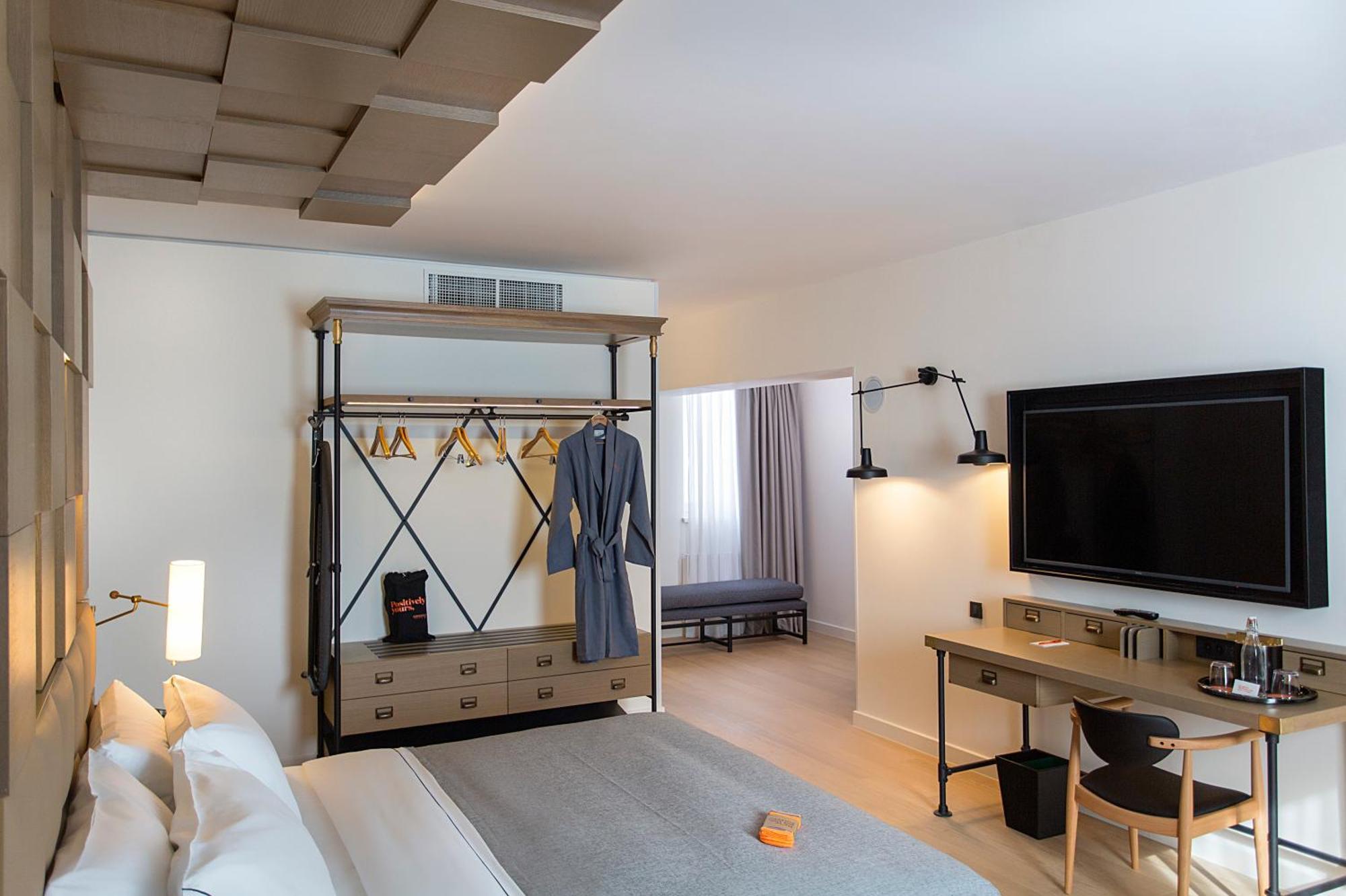 Junior Suite,1549424674:JPEG
