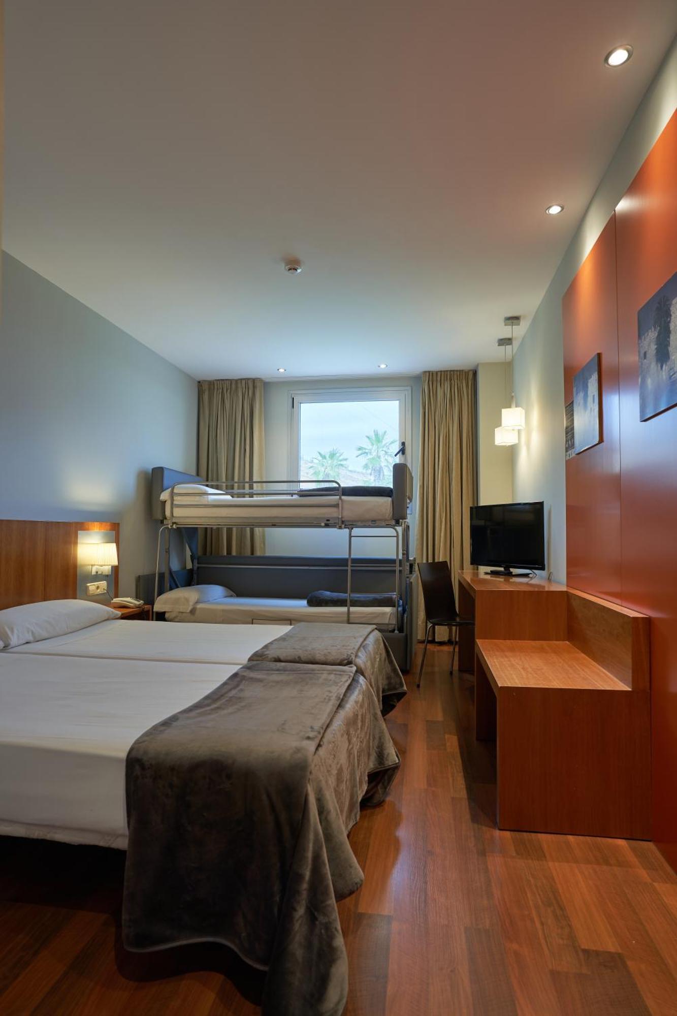 Classic Quadruple Room,1549443574:JPEG
