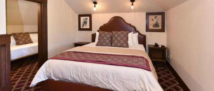 Deluxe King Suite