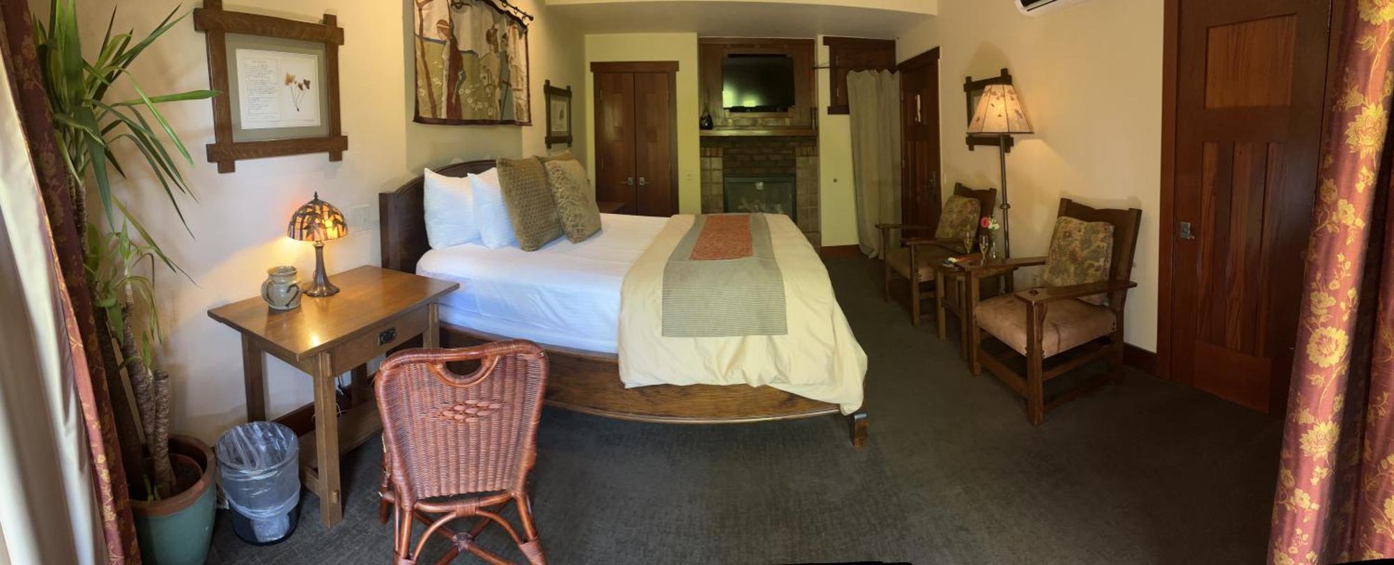 Deluxe King Room