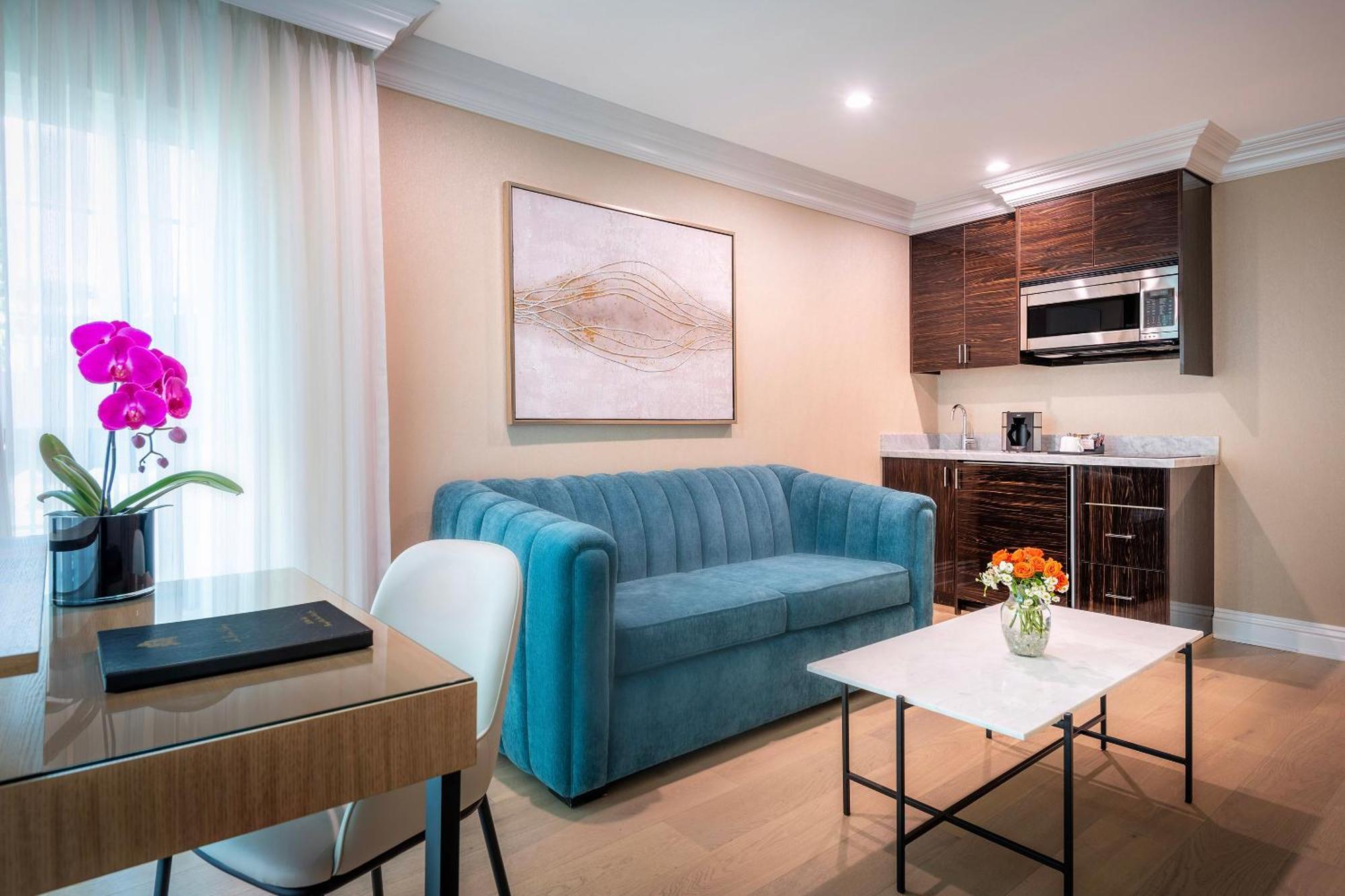 Queen Executive Suite,1227251753:JPEG