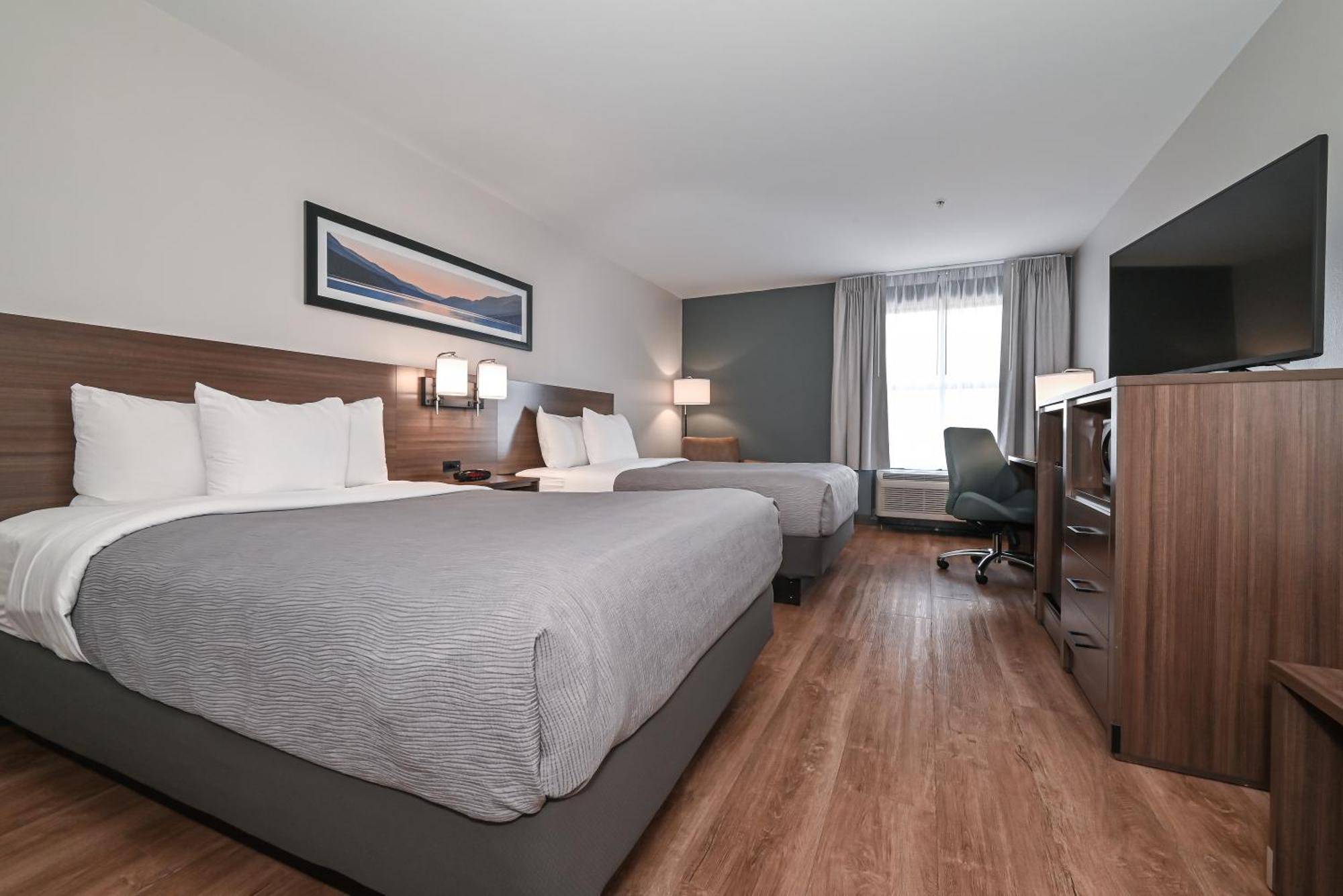 Suite with Two Double Beds - Accessible/Non-Smoking