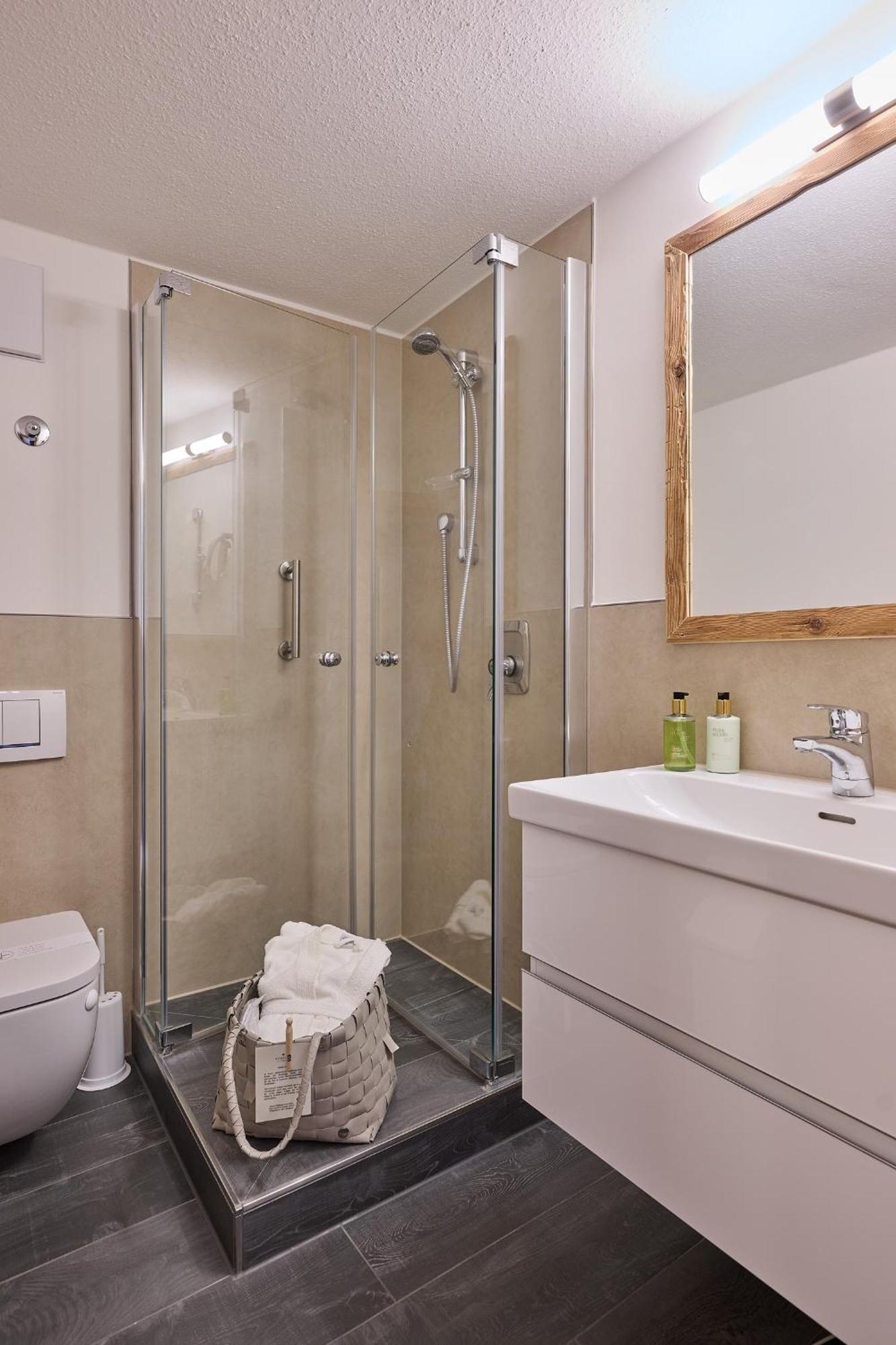 Standard Single Room,1549681609:JPEG