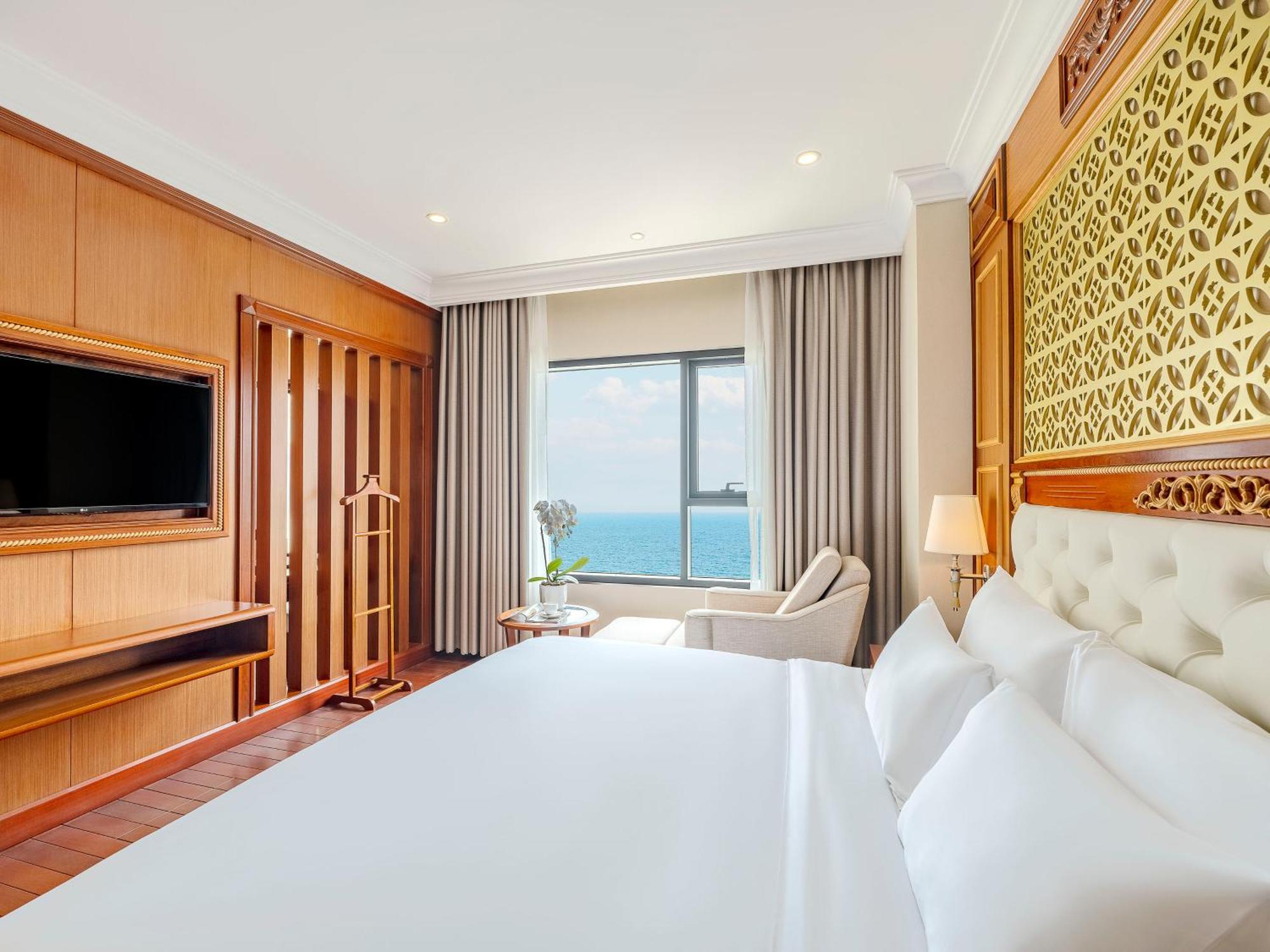 Executive Suite Ocean Front,1549711711:JPEG