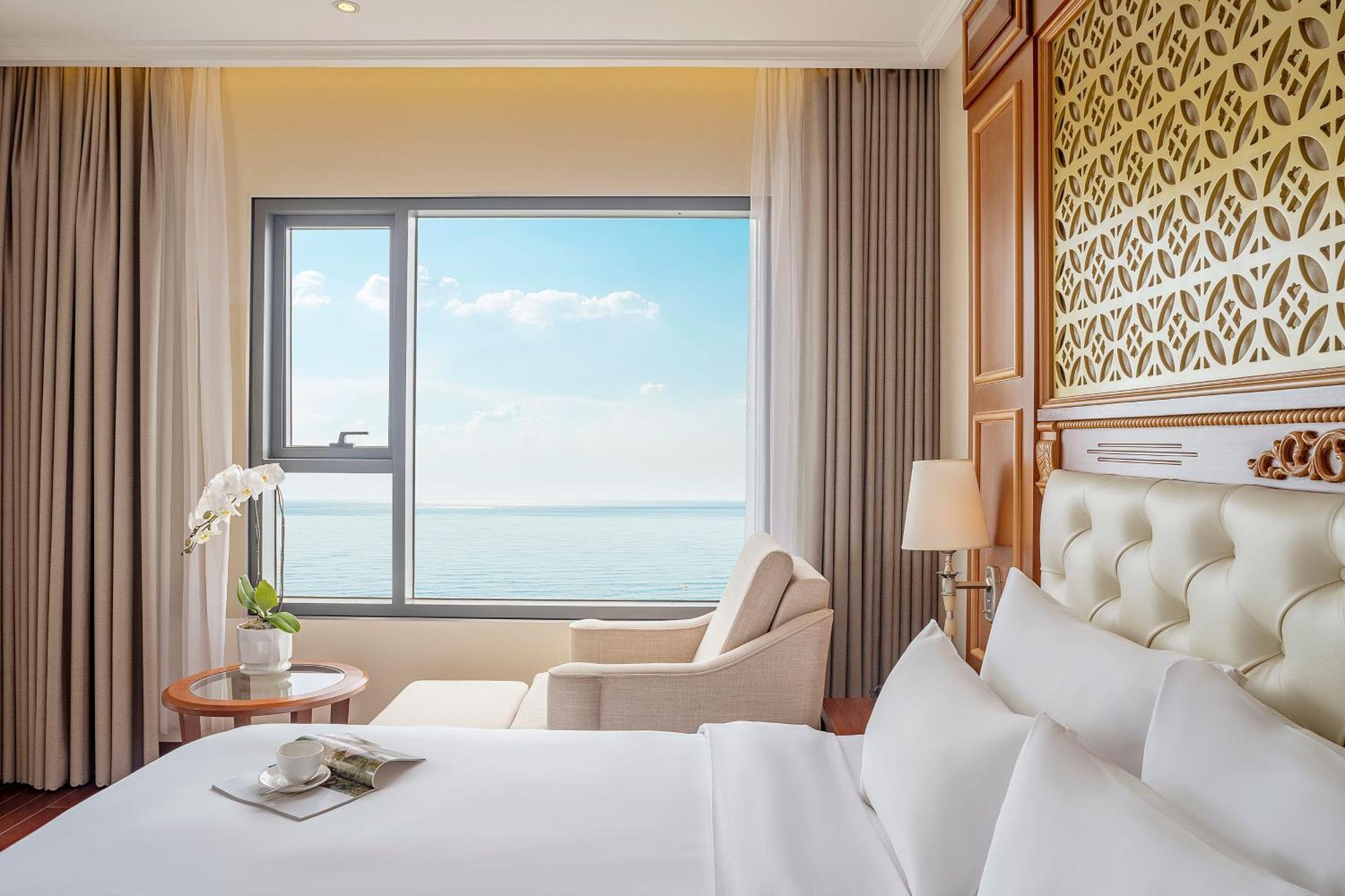Junior Suite Ocean Front,1549711756:JPEG