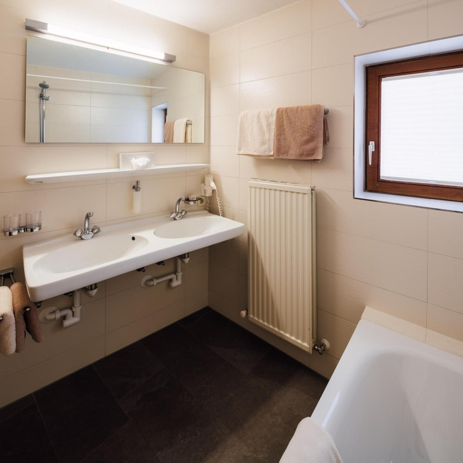 Deluxe Double or Twin Room,1549788982:JPEG