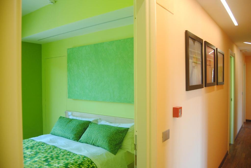 Double Room,1742763293:JPEG