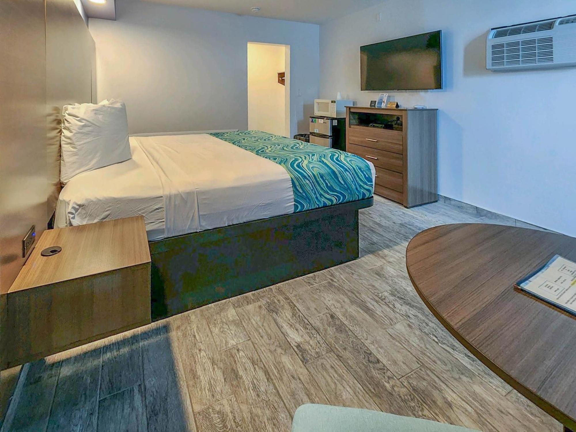 Deluxe King Room Smoke Free
