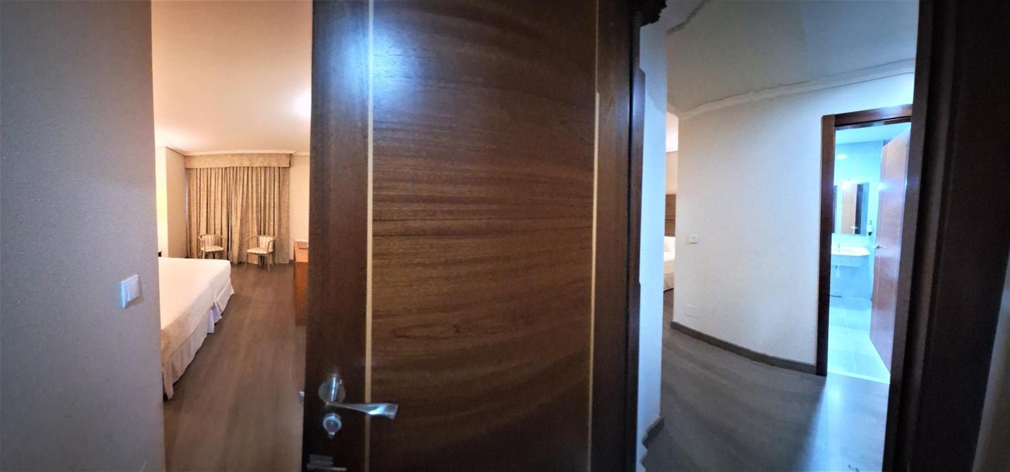 Two Connecting Twin Rooms