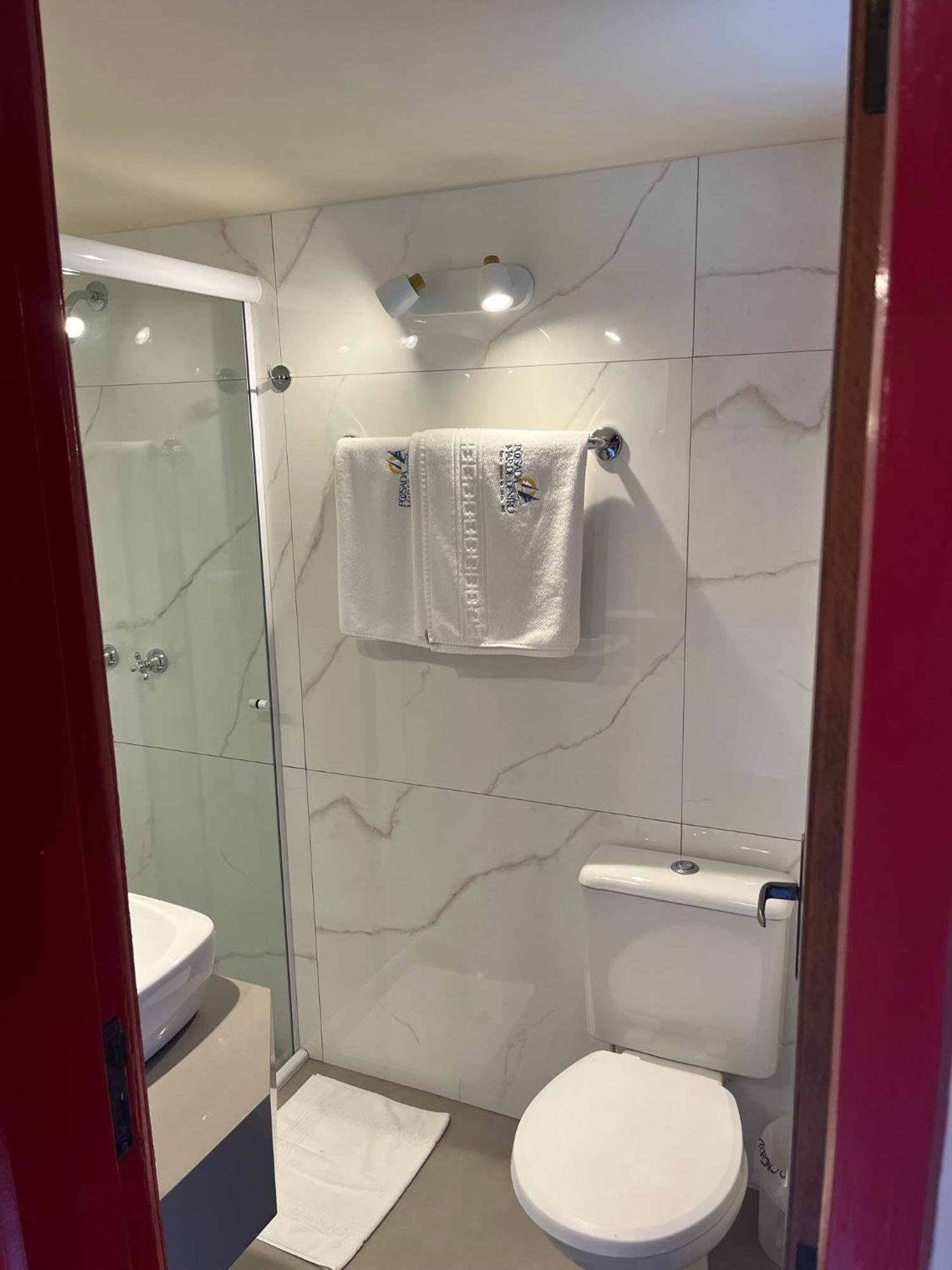Twin Room,1550249641:JPEG