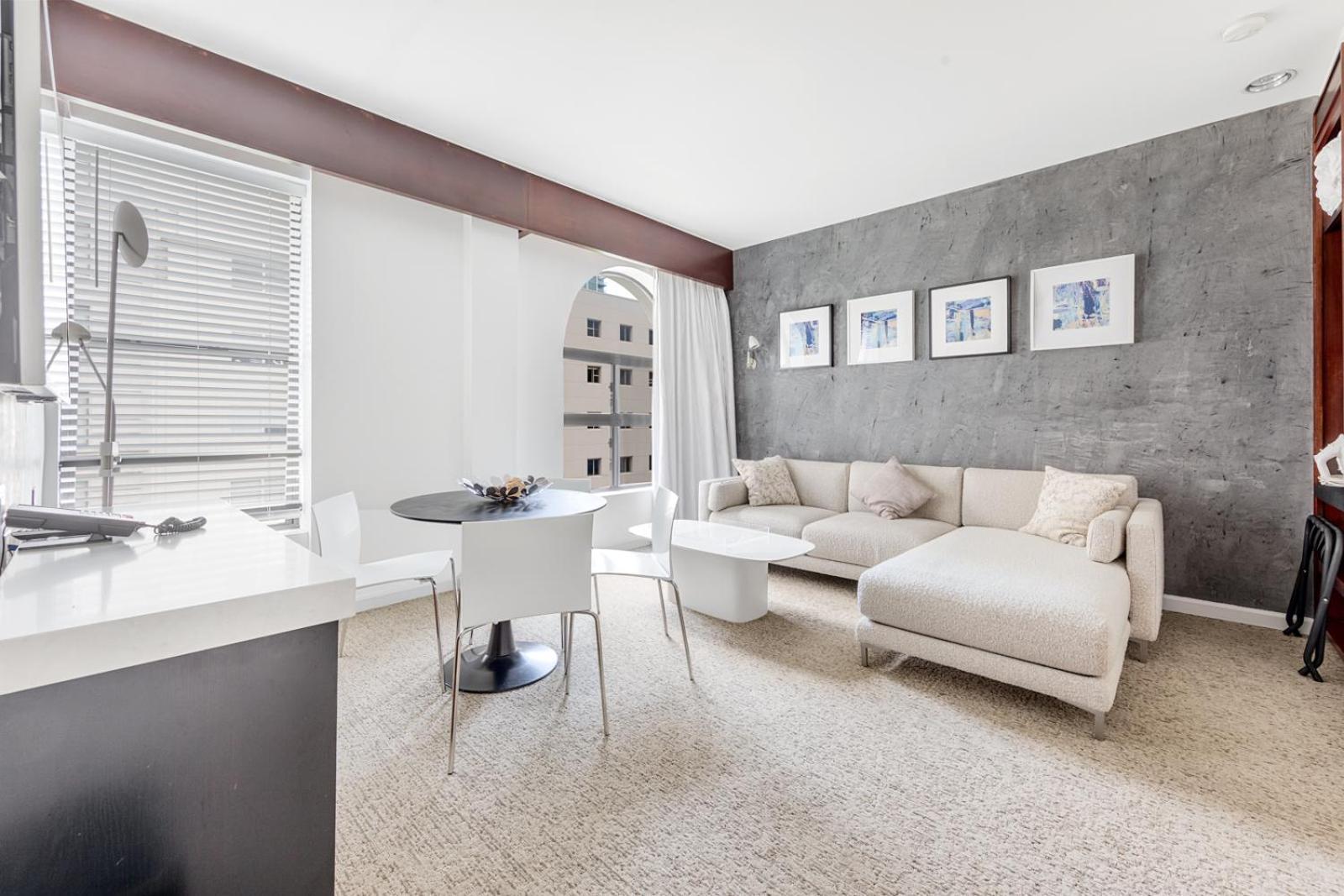 One-Bedroom King Suite Non-Smoking