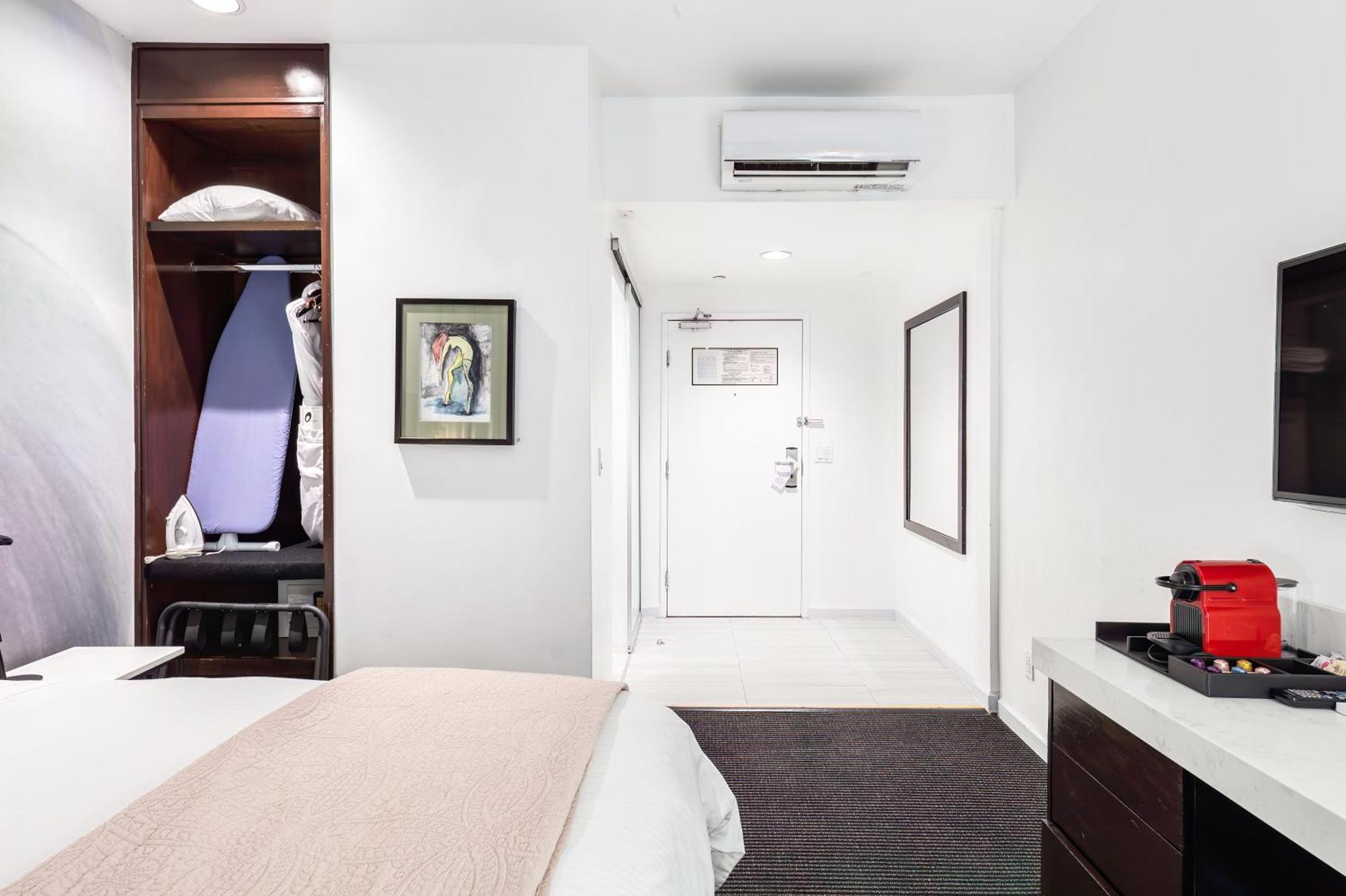 Deluxe King Room - Non-Smoking,1544344699:JPEG